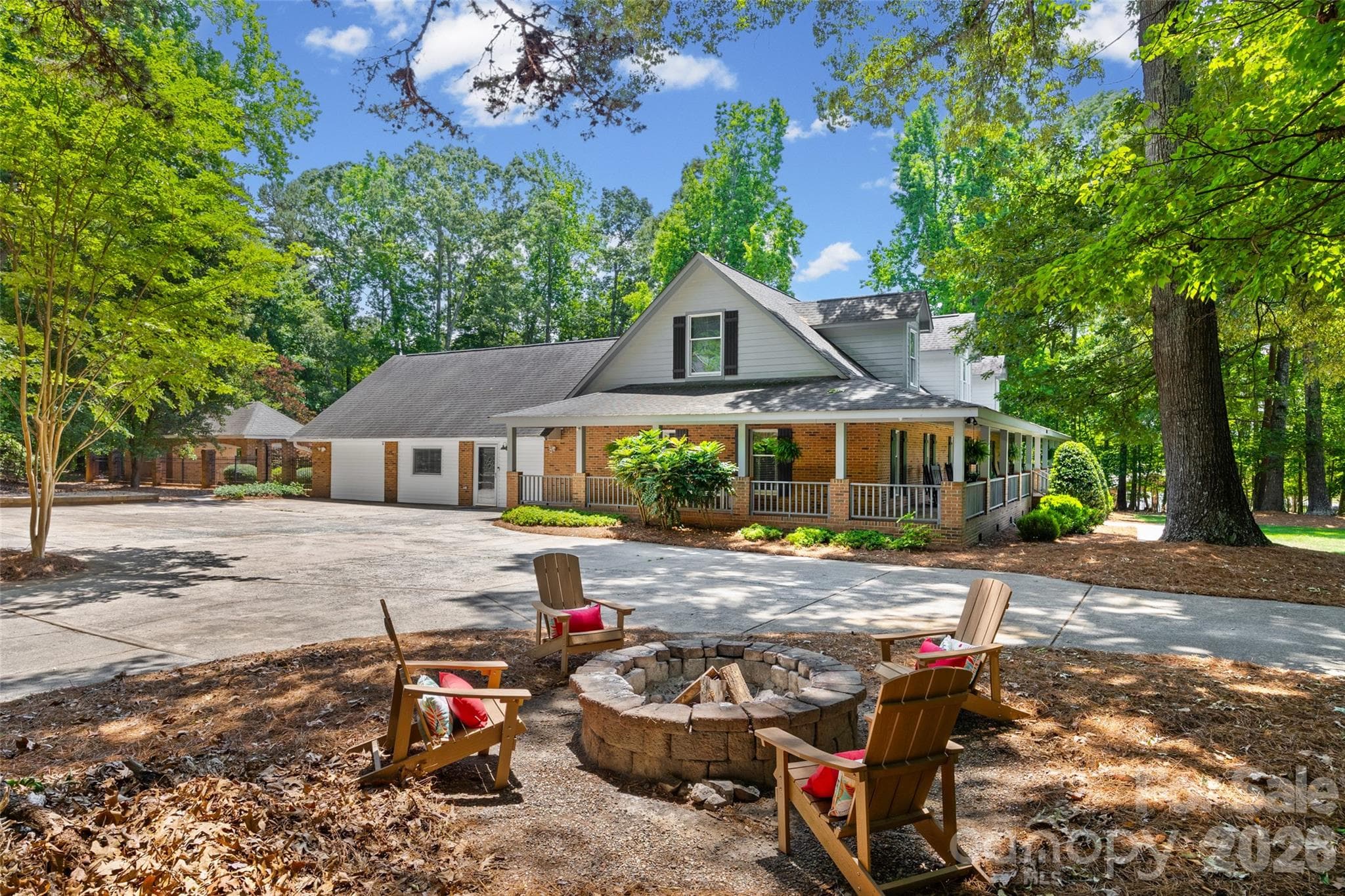 Single Family Residence at 16105 Langston Drive, Charlotte, photo 43 of 47