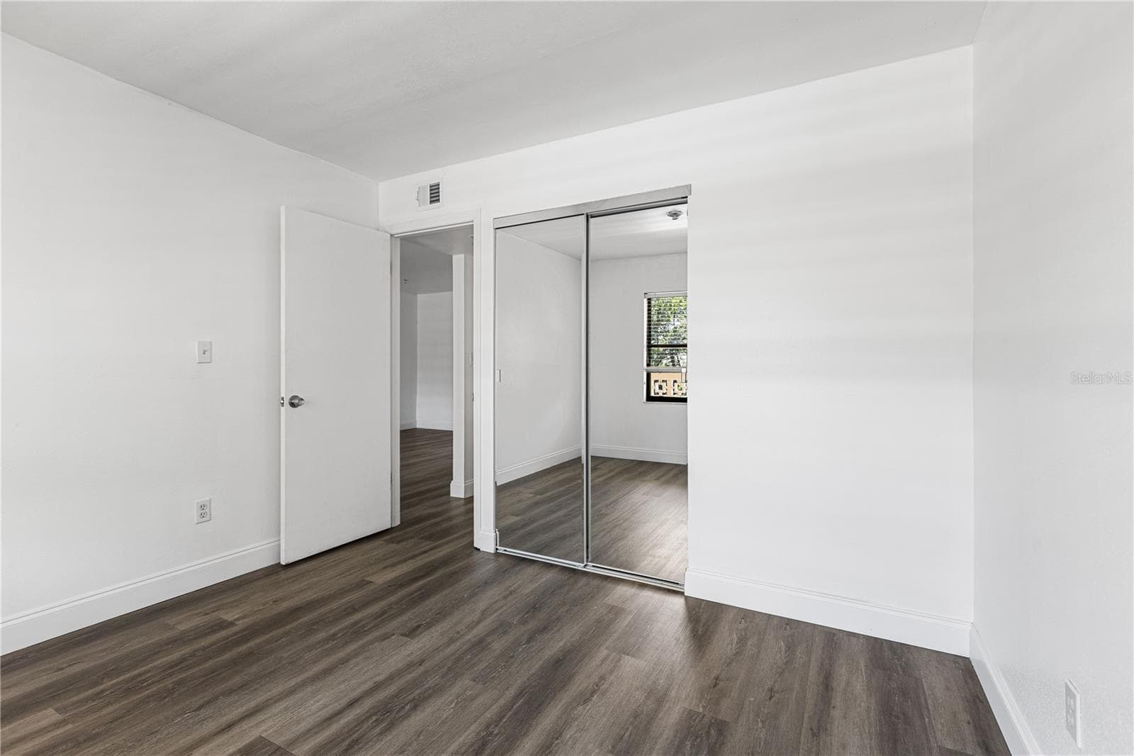 Condominium at 5080 LOCUST ST NE #322, ST PETERSBURG, photo 10 of 28