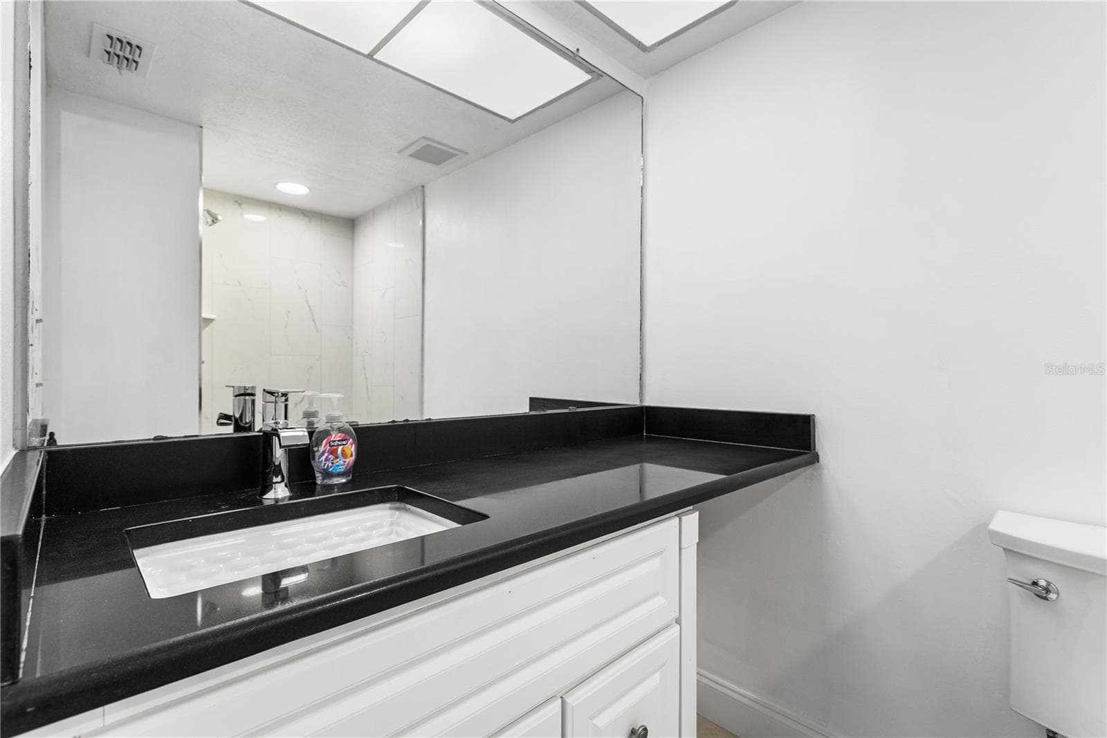 Condominium at 5080 LOCUST ST NE #322, ST PETERSBURG, photo 11 of 28