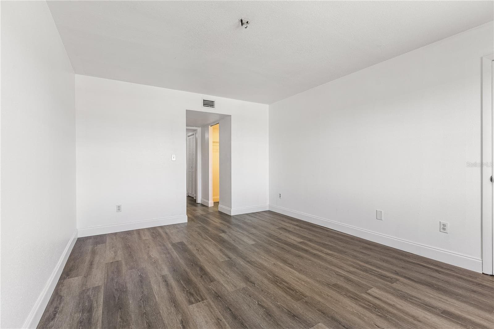 Condominium at 5080 LOCUST ST NE #322, ST PETERSBURG, photo 14 of 28