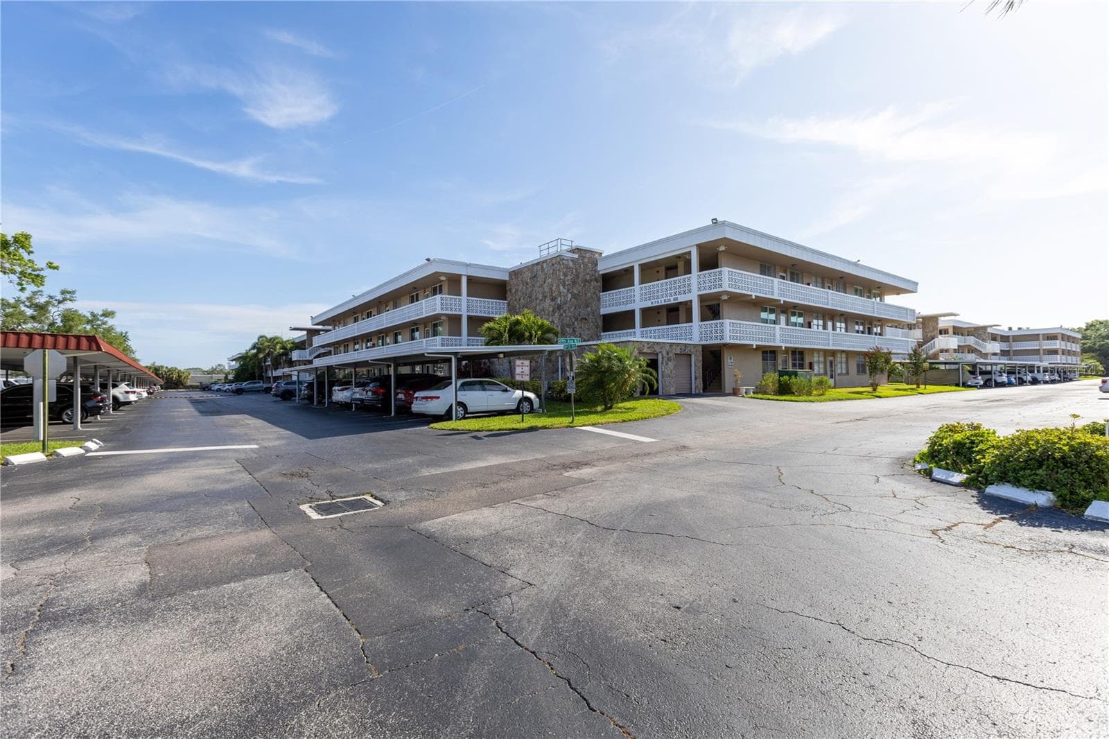 Condominium at 5080 LOCUST ST NE #322, ST PETERSBURG, photo 24 of 28