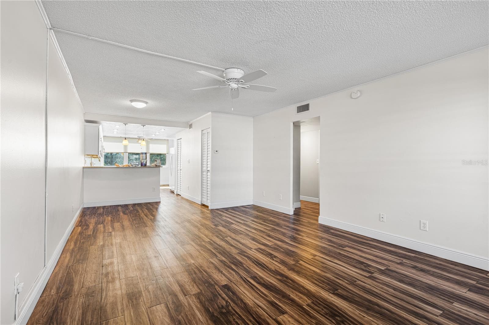 Condominium at 4915 BAY ST NE #224, ST PETERSBURG, photo 4 of 31