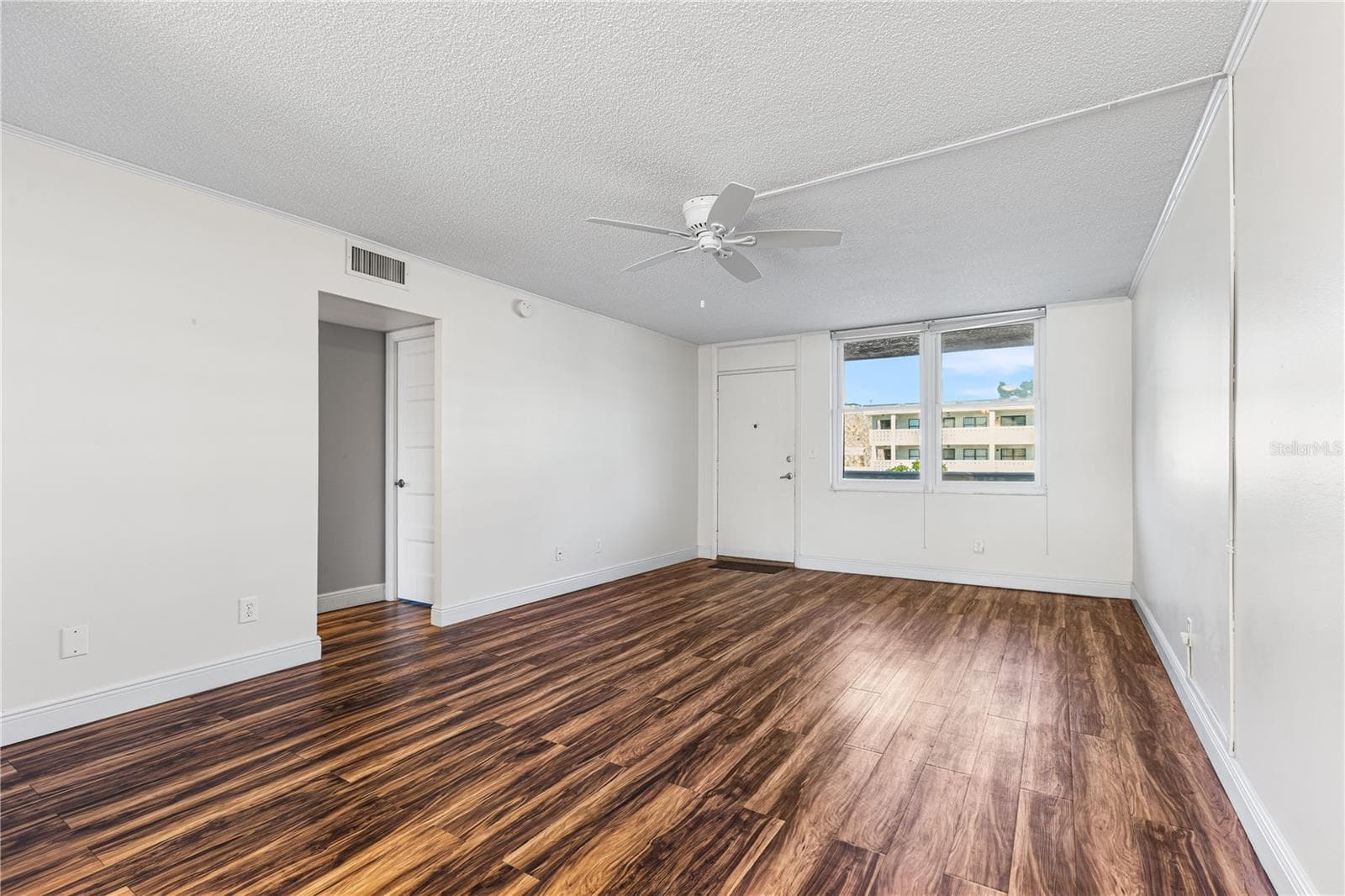 Condominium at 4915 BAY ST NE #224, ST PETERSBURG, photo 5 of 31