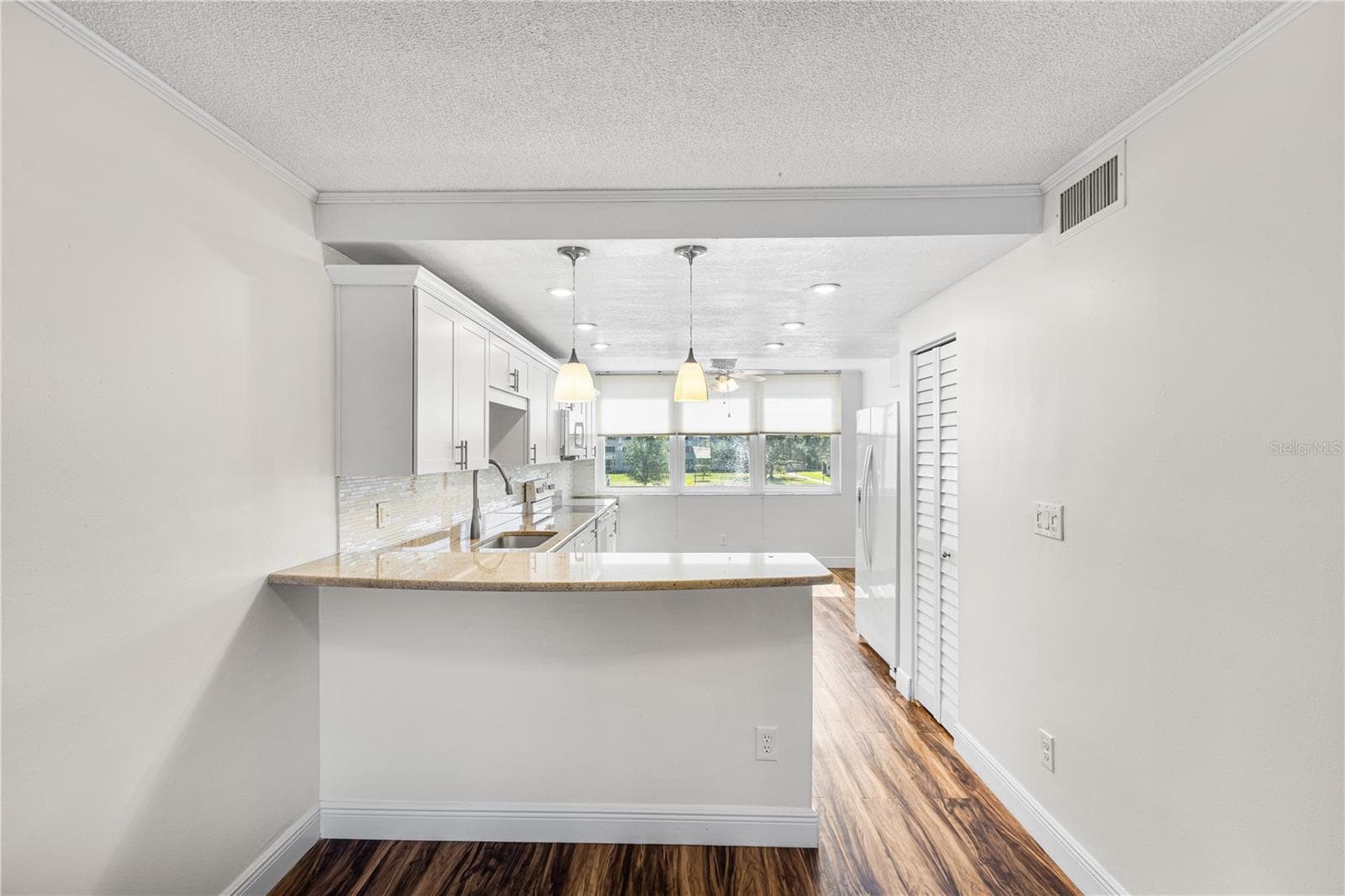 Condominium at 4915 BAY ST NE #224, ST PETERSBURG, photo 6 of 31