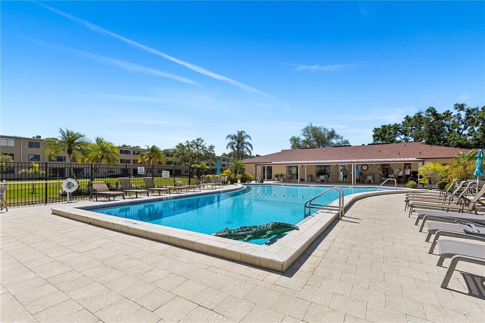 Condominium at 4915 BAY ST NE #224, ST PETERSBURG, photo 24 of 31