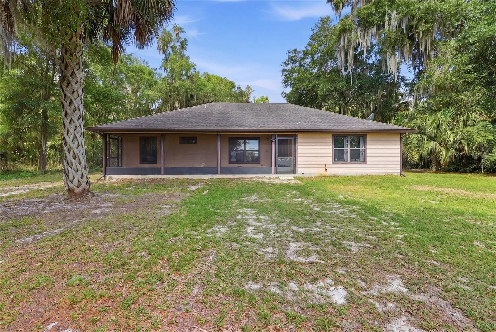 Single Family Residence at 173 LITTLE ORANGE LAKE DR, HAWTHORNE, photo 2 of 29