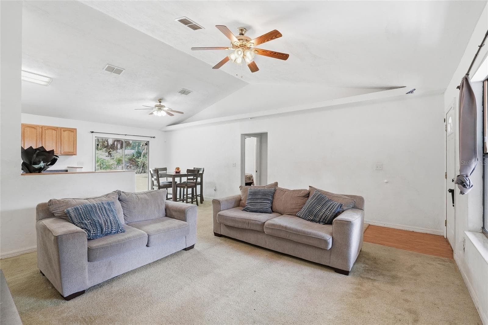 Single Family Residence at 173 LITTLE ORANGE LAKE DR, HAWTHORNE, photo 6 of 29
