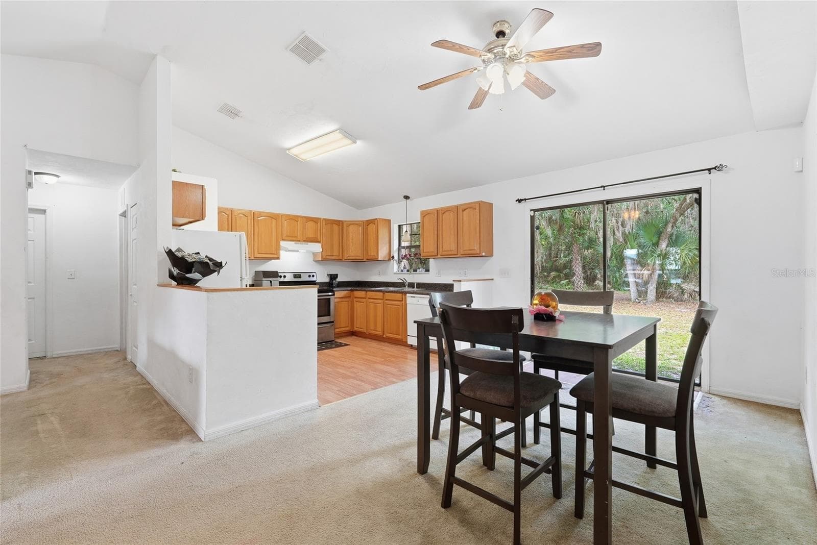 Single Family Residence at 173 LITTLE ORANGE LAKE DR, HAWTHORNE, photo 8 of 29