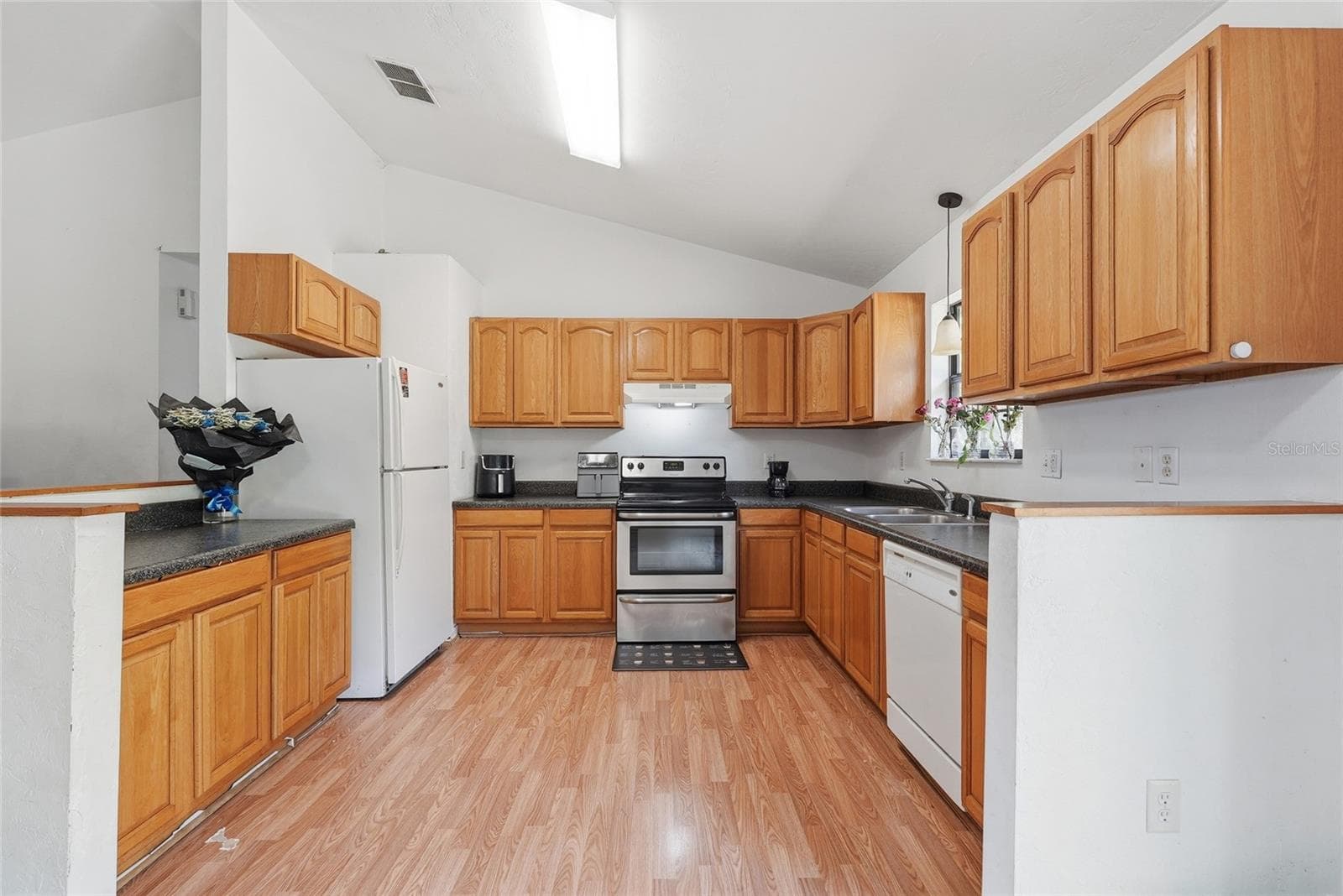 Single Family Residence at 173 LITTLE ORANGE LAKE DR, HAWTHORNE, photo 10 of 29
