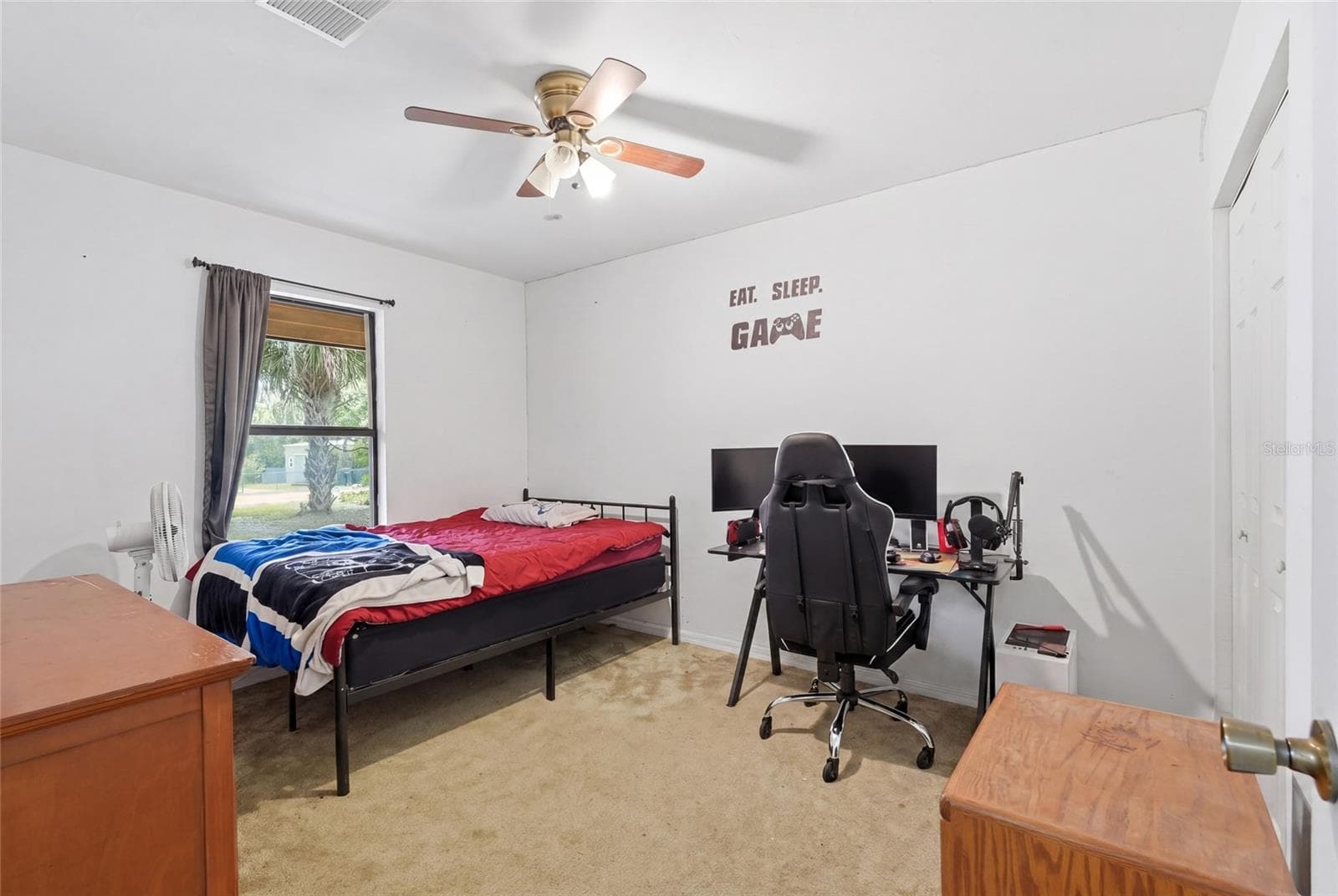 Single Family Residence at 173 LITTLE ORANGE LAKE DR, HAWTHORNE, photo 20 of 29