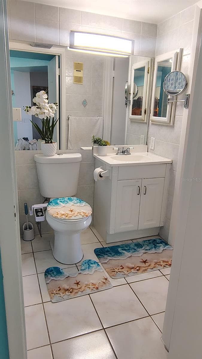 Condominium at 2333 FEATHER SOUND DR #A208, CLEARWATER, photo 55 of 79