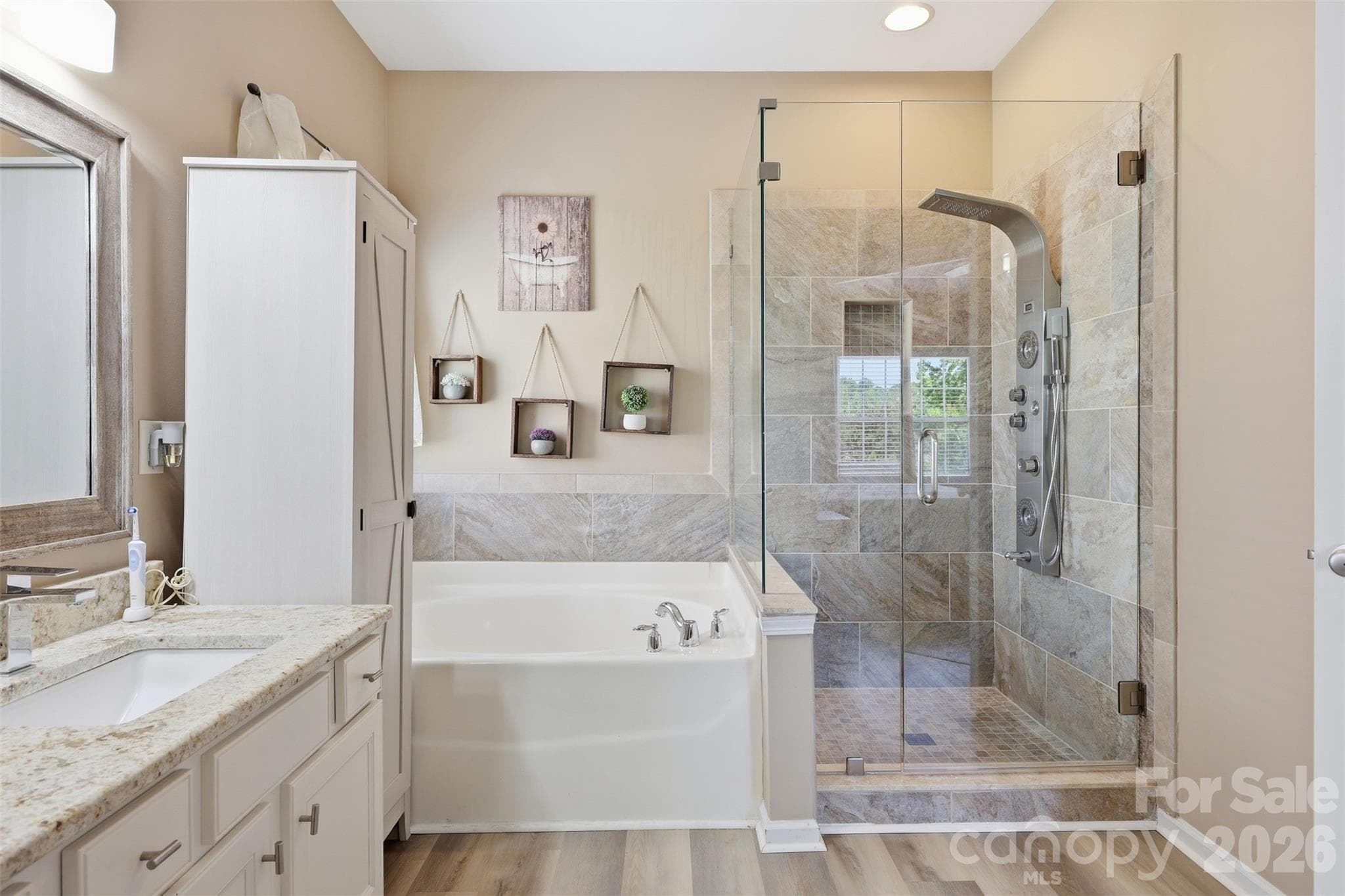 Primary ensuite - Indian Land