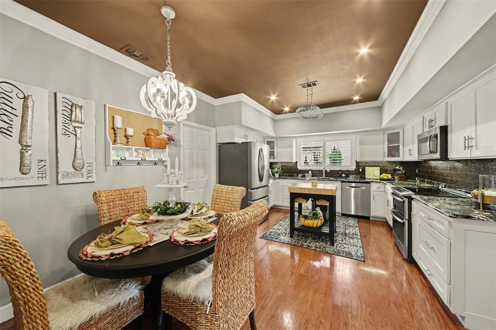 Kitchen, view 1 - 2406 SWEETWATER COUNTRY CLUB DR, APOPKA