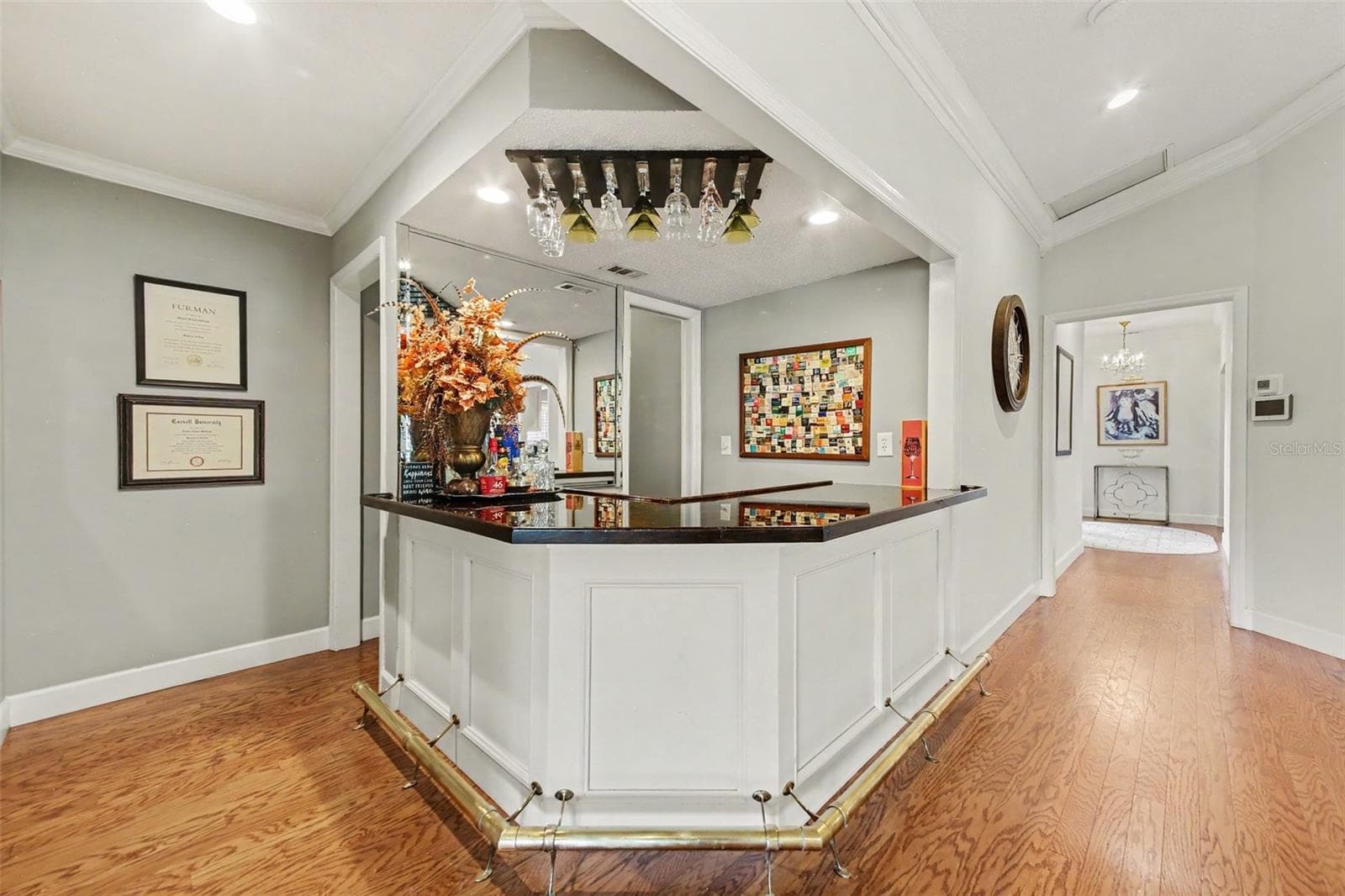 Entertainment center - 2406 SWEETWATER COUNTRY CLUB DR, APOPKA