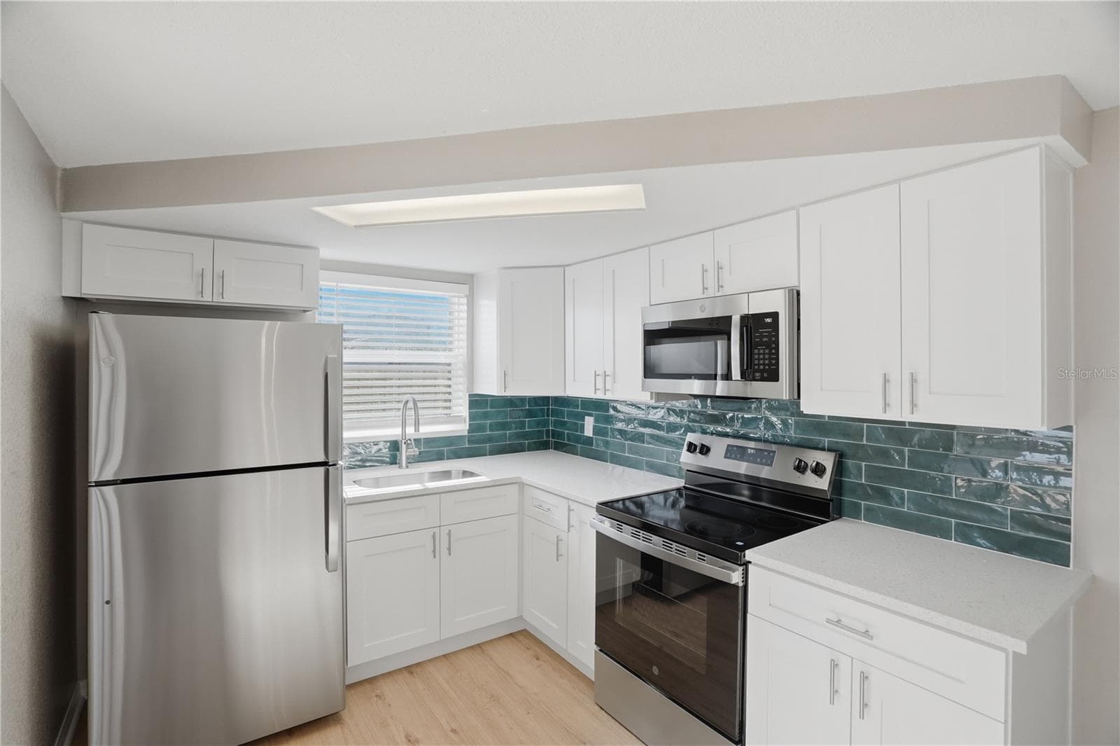 Single Family Residence at 3104 SALISBURY DR, HOLIDAY, photo 2 of 29