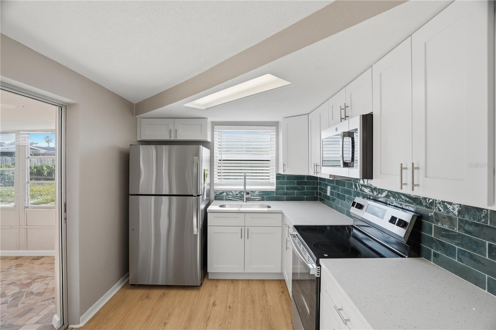 Single Family Residence at 3104 SALISBURY DR, HOLIDAY, photo 8 of 29