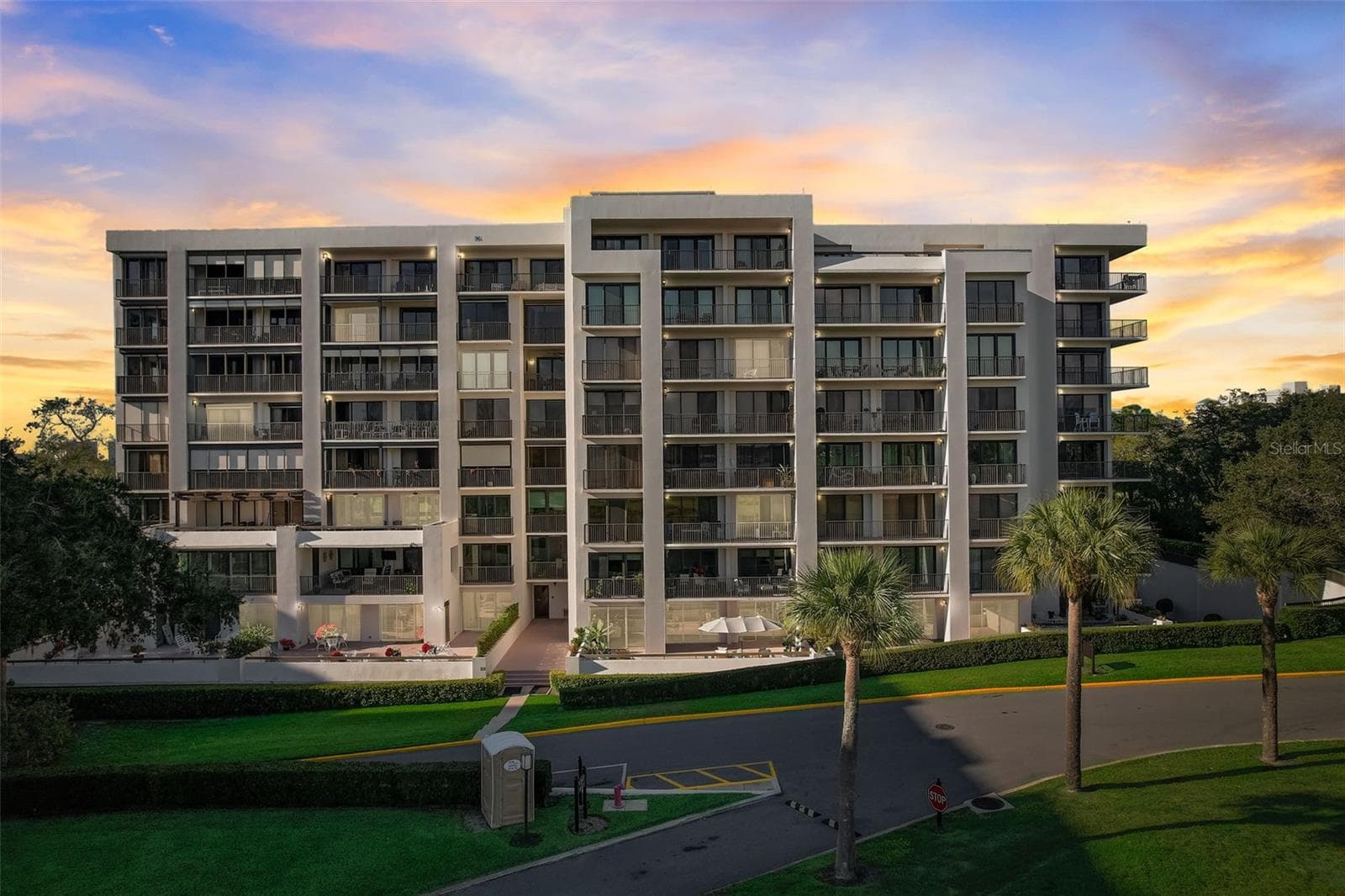 Front Entrance - 6 BELLEVIEW BLVD #101, BELLEAIR
