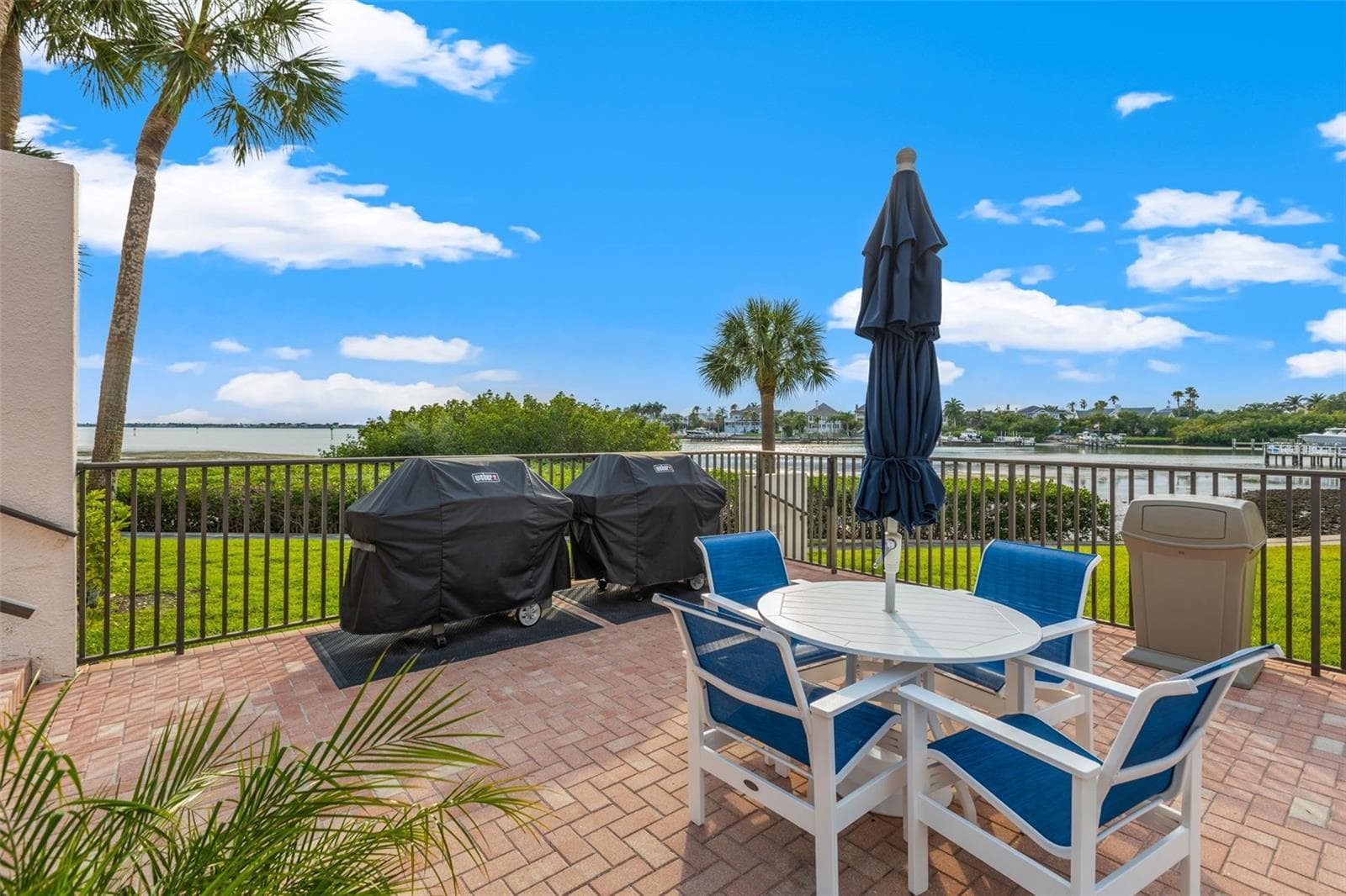 Community Grills - 6 BELLEVIEW BLVD #101, BELLEAIR