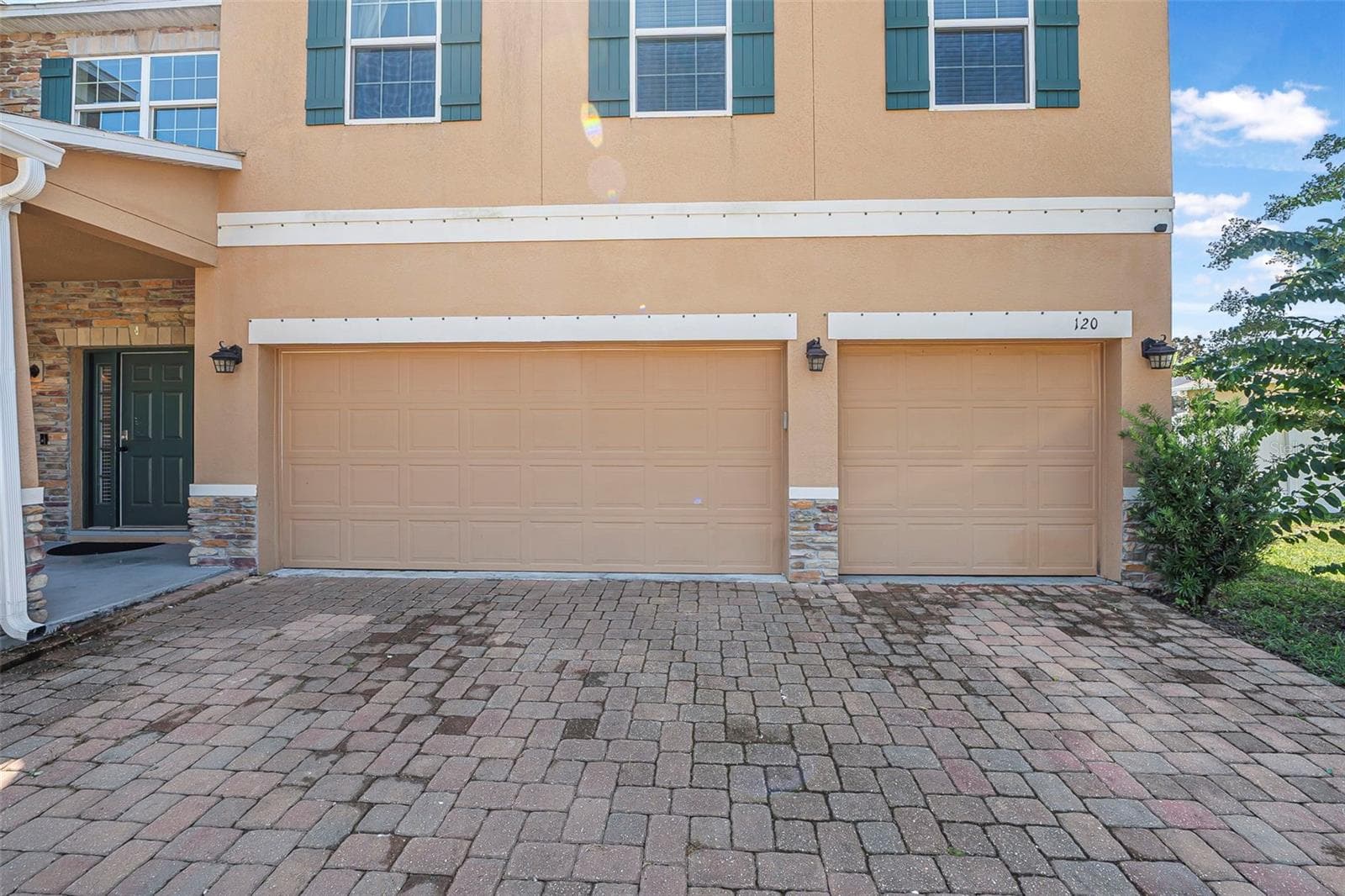 Single Family Residence at 120 LOS ARBOR DR, DELAND, photo 3 of 51