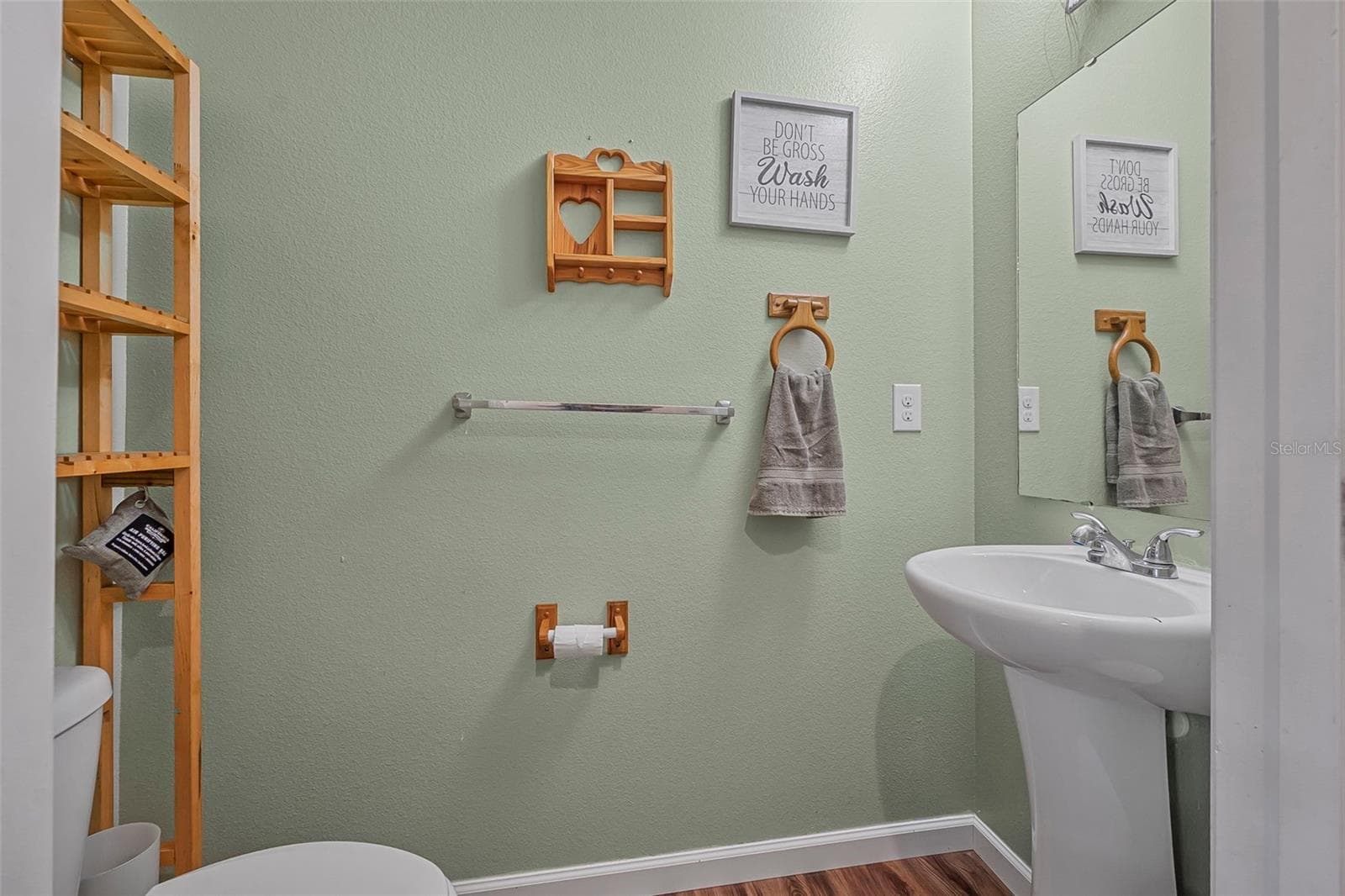 Downstairs half bath - 120 LOS ARBOR DR, DELAND