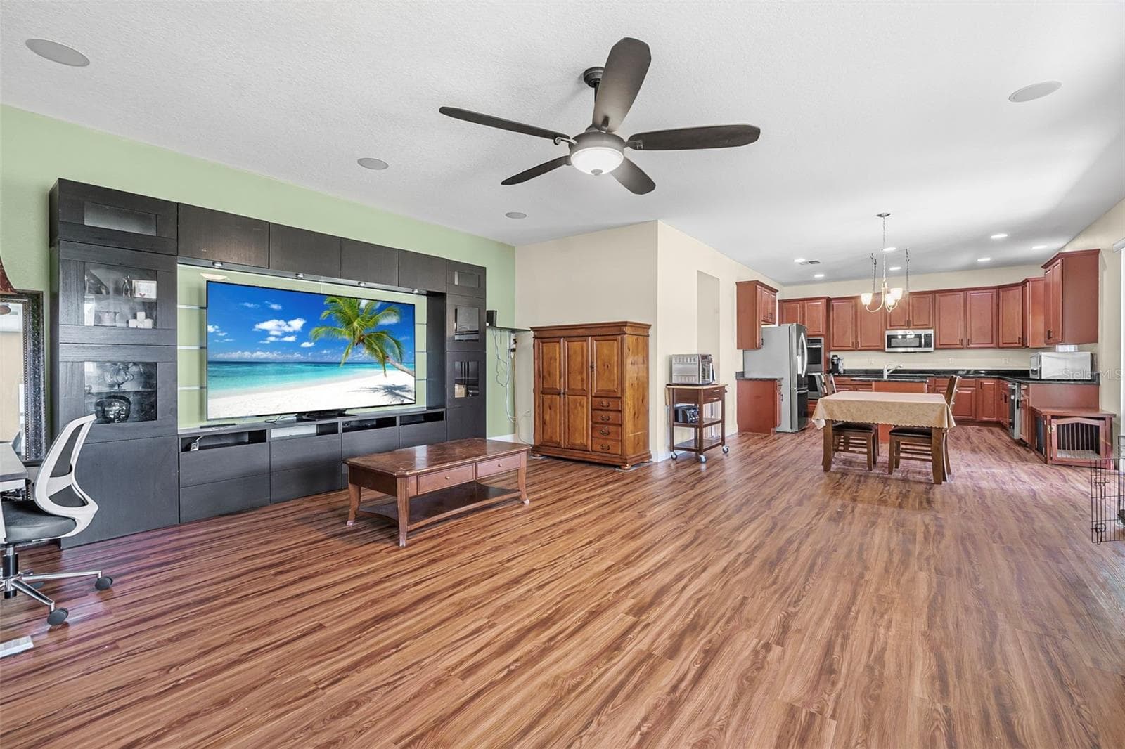 Single Family Residence at 120 LOS ARBOR DR, DELAND, photo 17 of 51