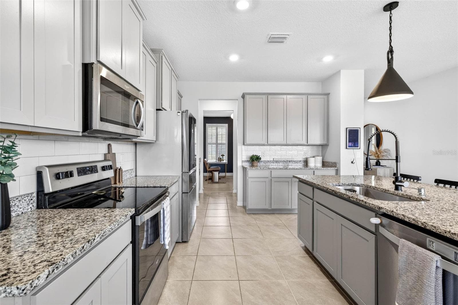 Single Family Residence at 13793 WINEBERRY DR, DADE CITY, photo 14 of 80