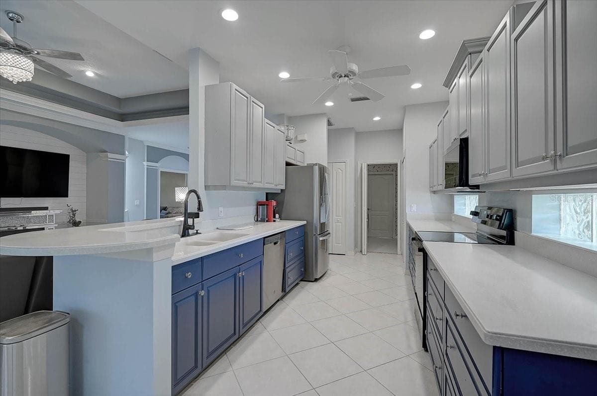 Single Family Residence at 103 BISHOPS COURT RD, OSPREY, photo 11 of 55
