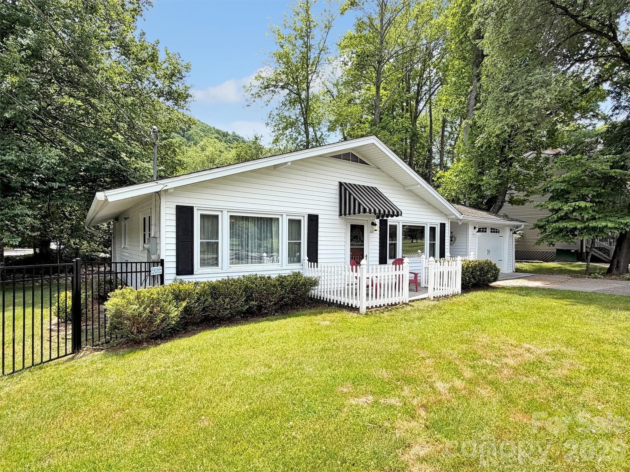 Single Family Residence at Maggie Valley, photo 3 of 33