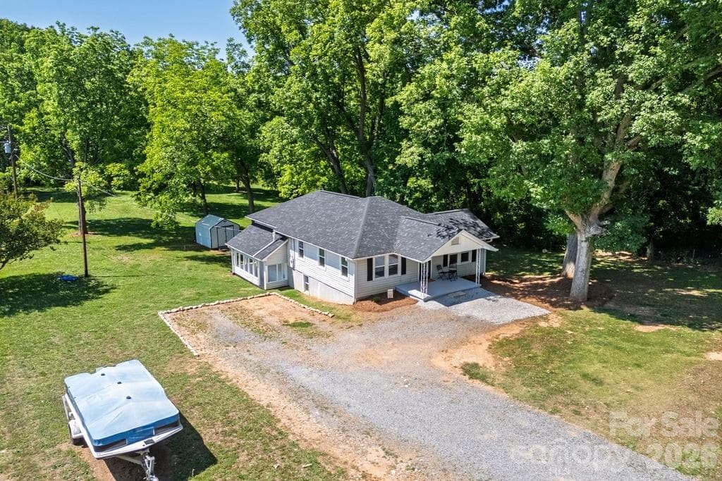 Single Family Residence at Gastonia, photo 5 of 43