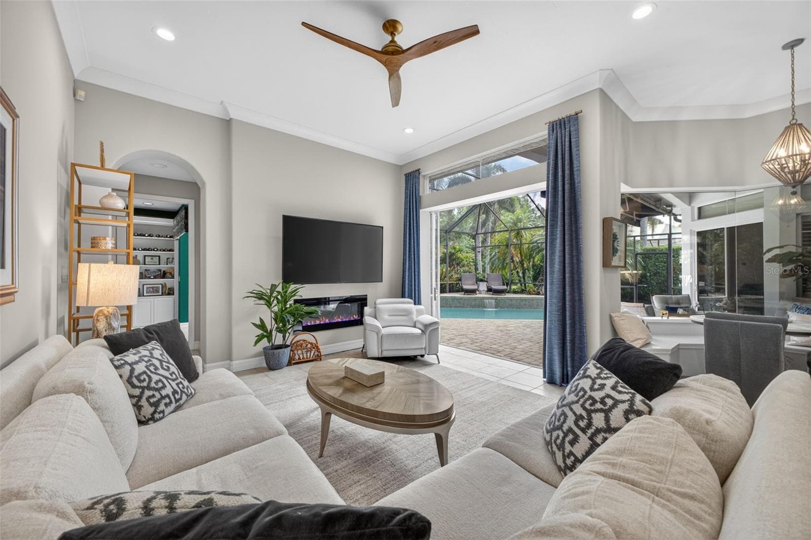 Single Family Residence at 6724 THE MASTERS AVE, LAKEWOOD RANCH, photo 3 of 66
