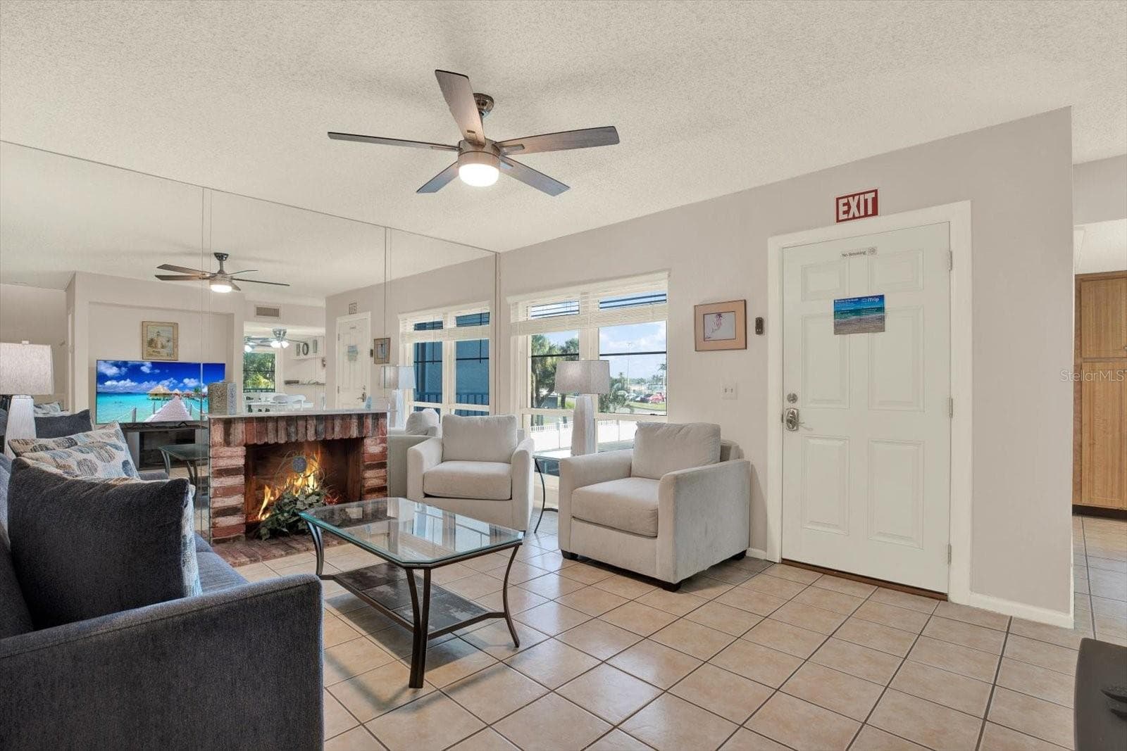 Living Room - 169 MEDALLION BLVD #E, MADEIRA BEACH