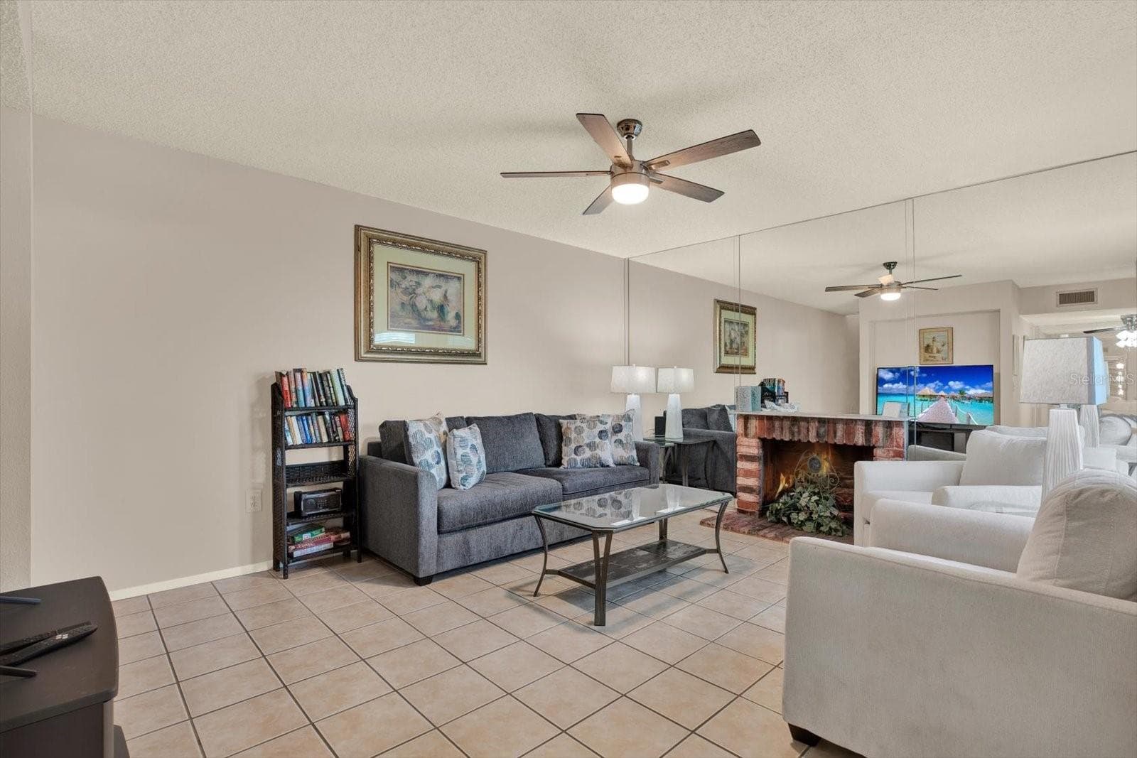 Living Room - 169 MEDALLION BLVD #E, MADEIRA BEACH