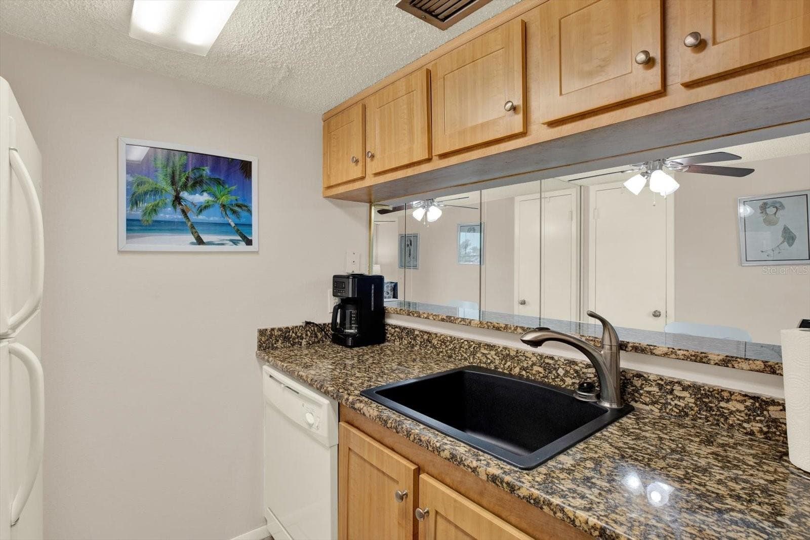 Kitchen - 169 MEDALLION BLVD #E, MADEIRA BEACH