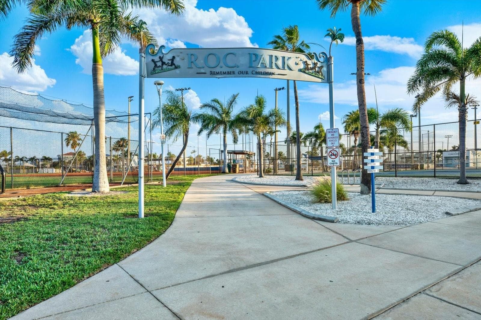 Park - 169 MEDALLION BLVD #E, MADEIRA BEACH