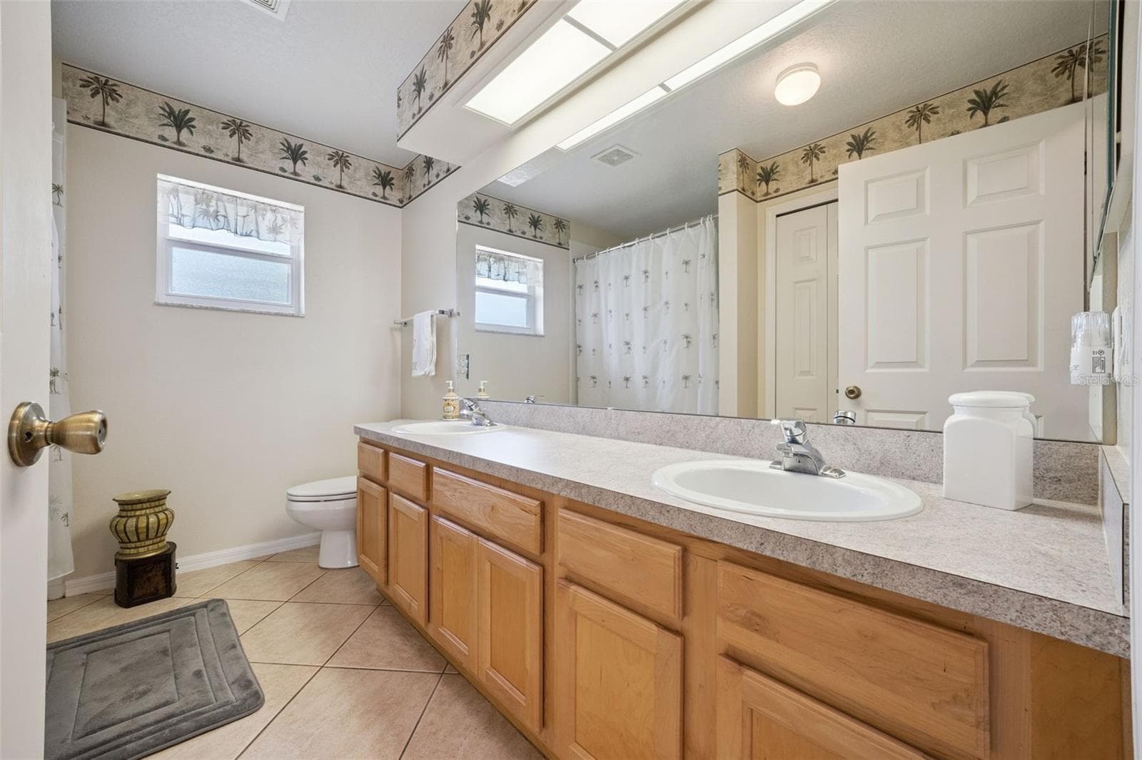 Guest Bath - 21101 BRAVEHEART DR, LEESBURG