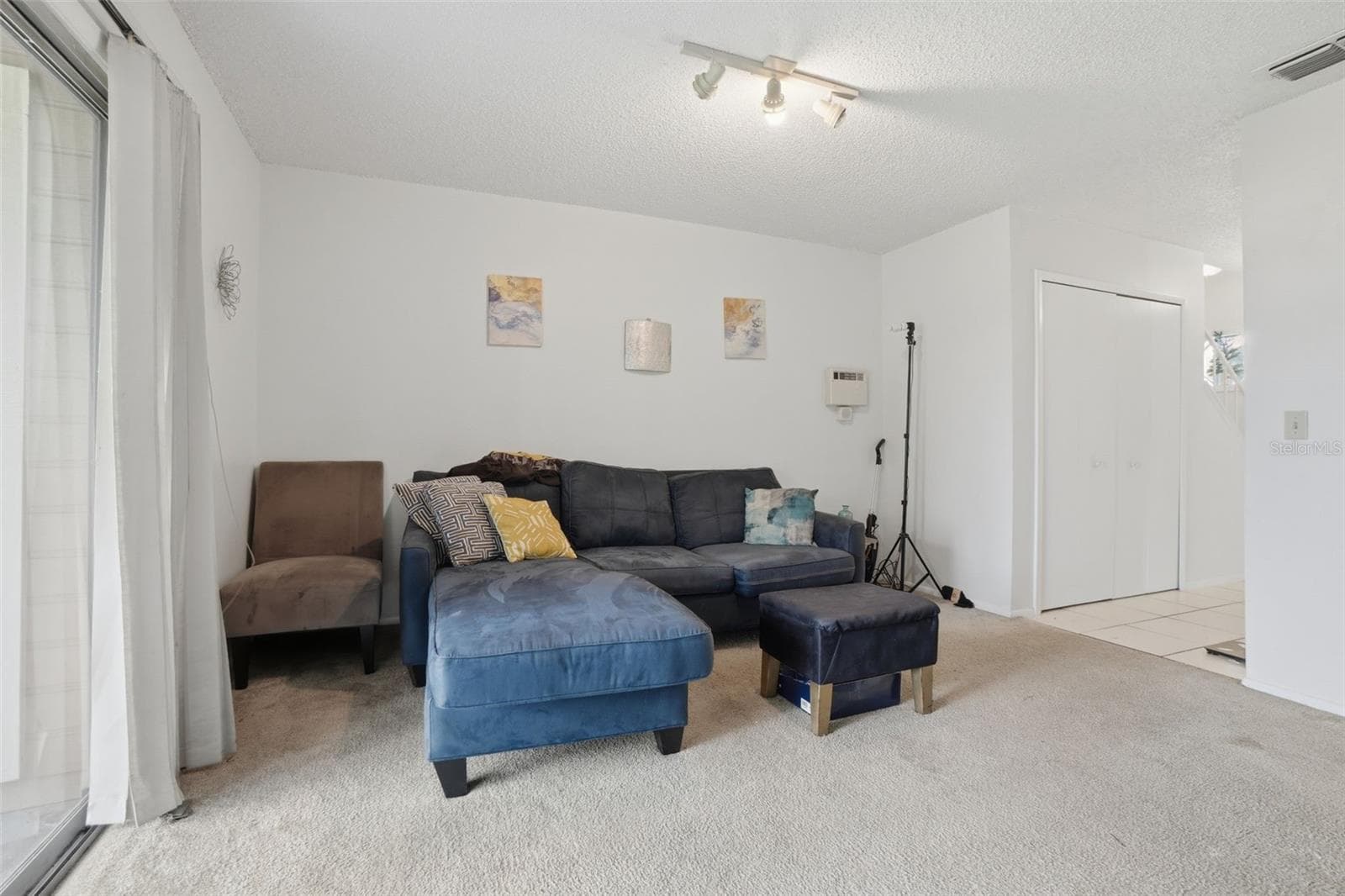 Townhouse at 2025 WATERLEAF ST, ORLANDO, photo 9 of 43