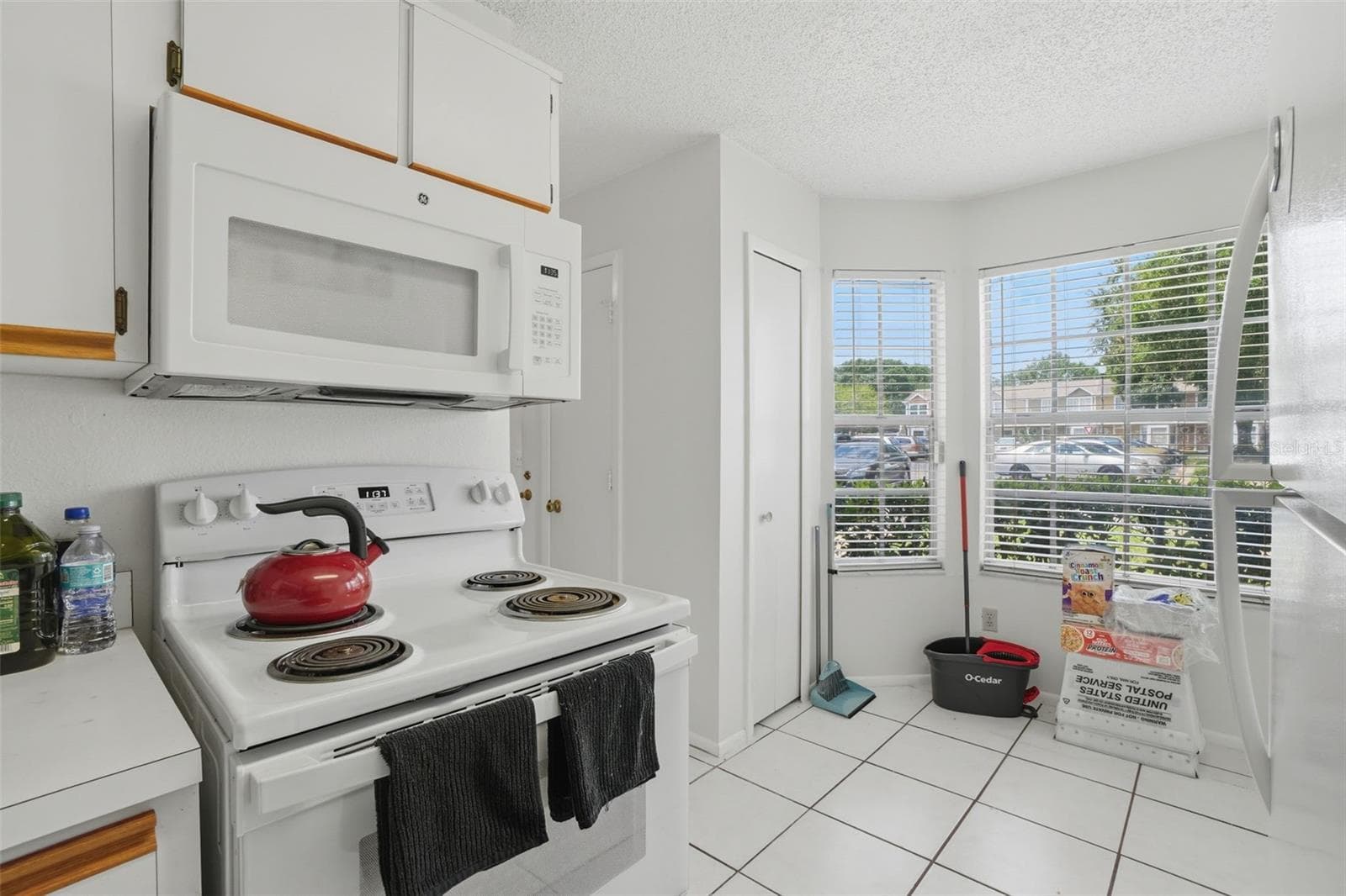 Townhouse at 2025 WATERLEAF ST, ORLANDO, photo 11 of 43