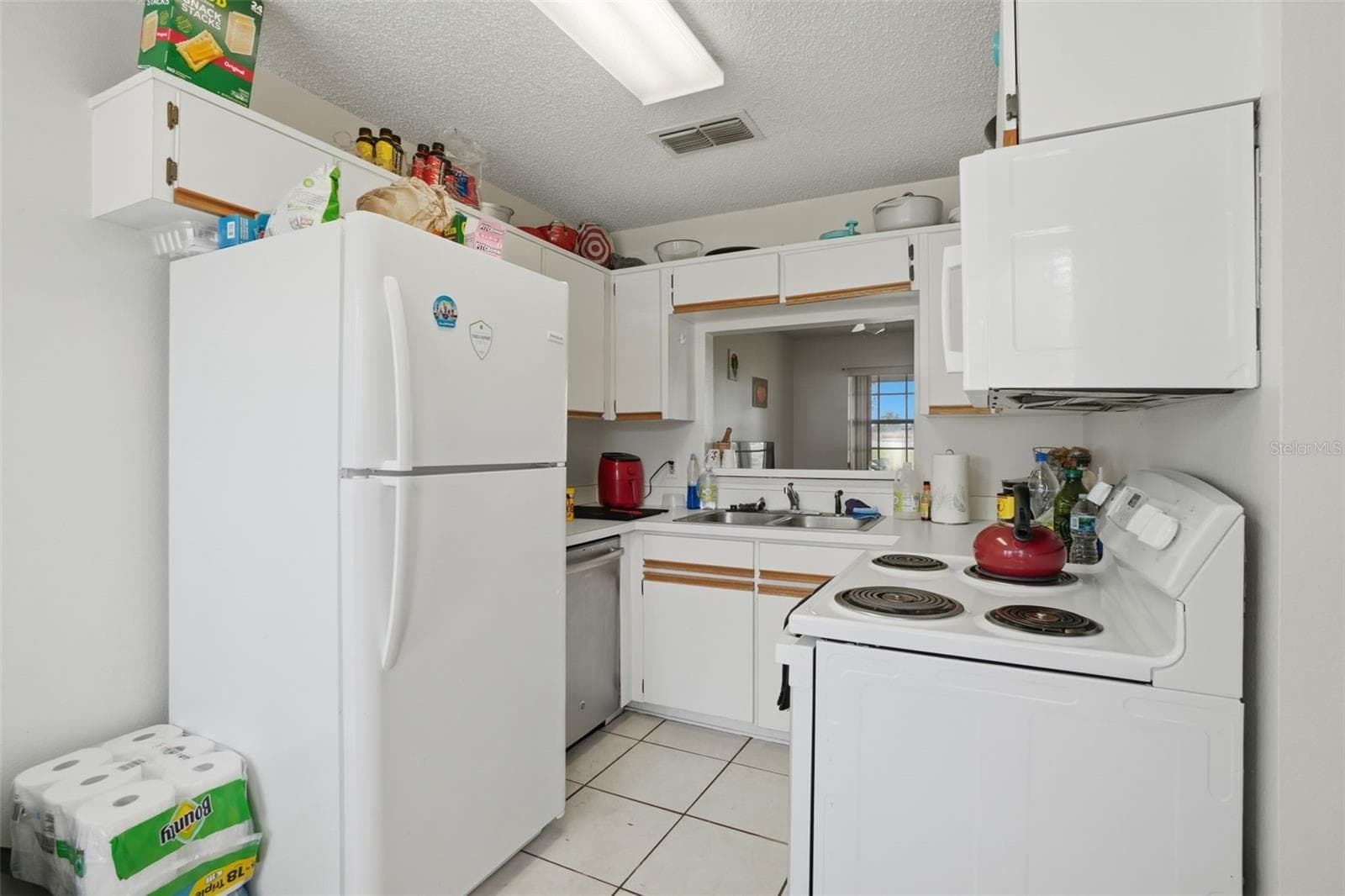 Townhouse at 2025 WATERLEAF ST, ORLANDO, photo 12 of 43