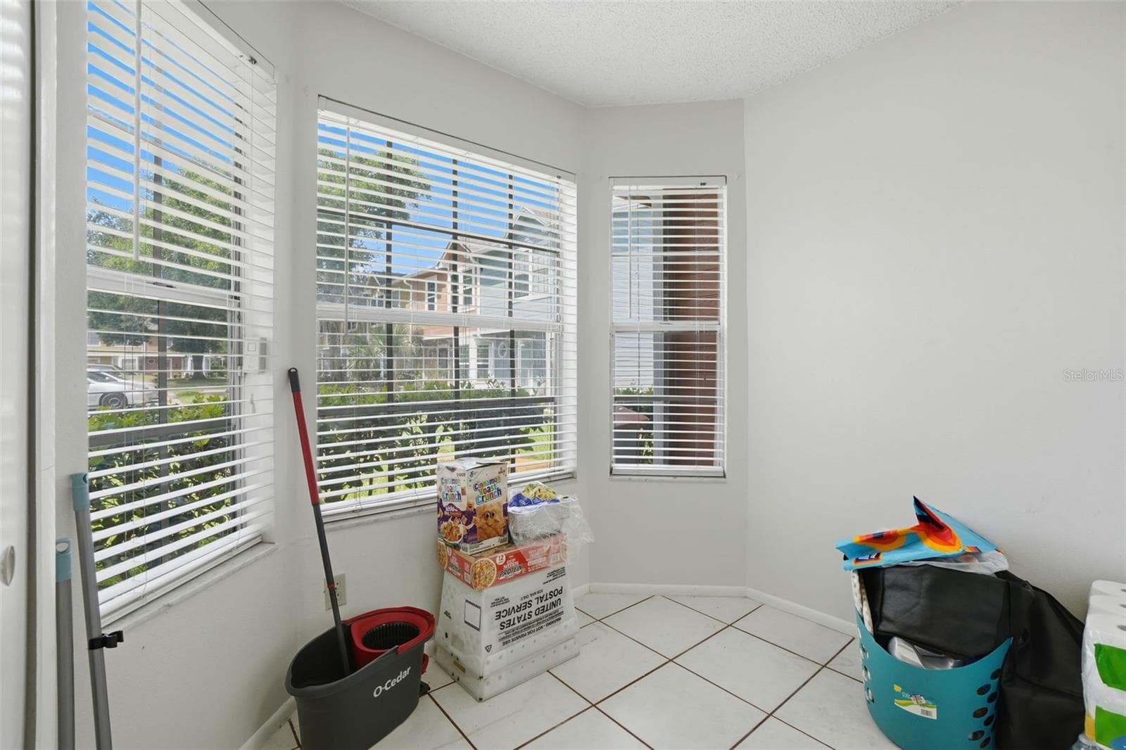 Townhouse at 2025 WATERLEAF ST, ORLANDO, photo 13 of 43