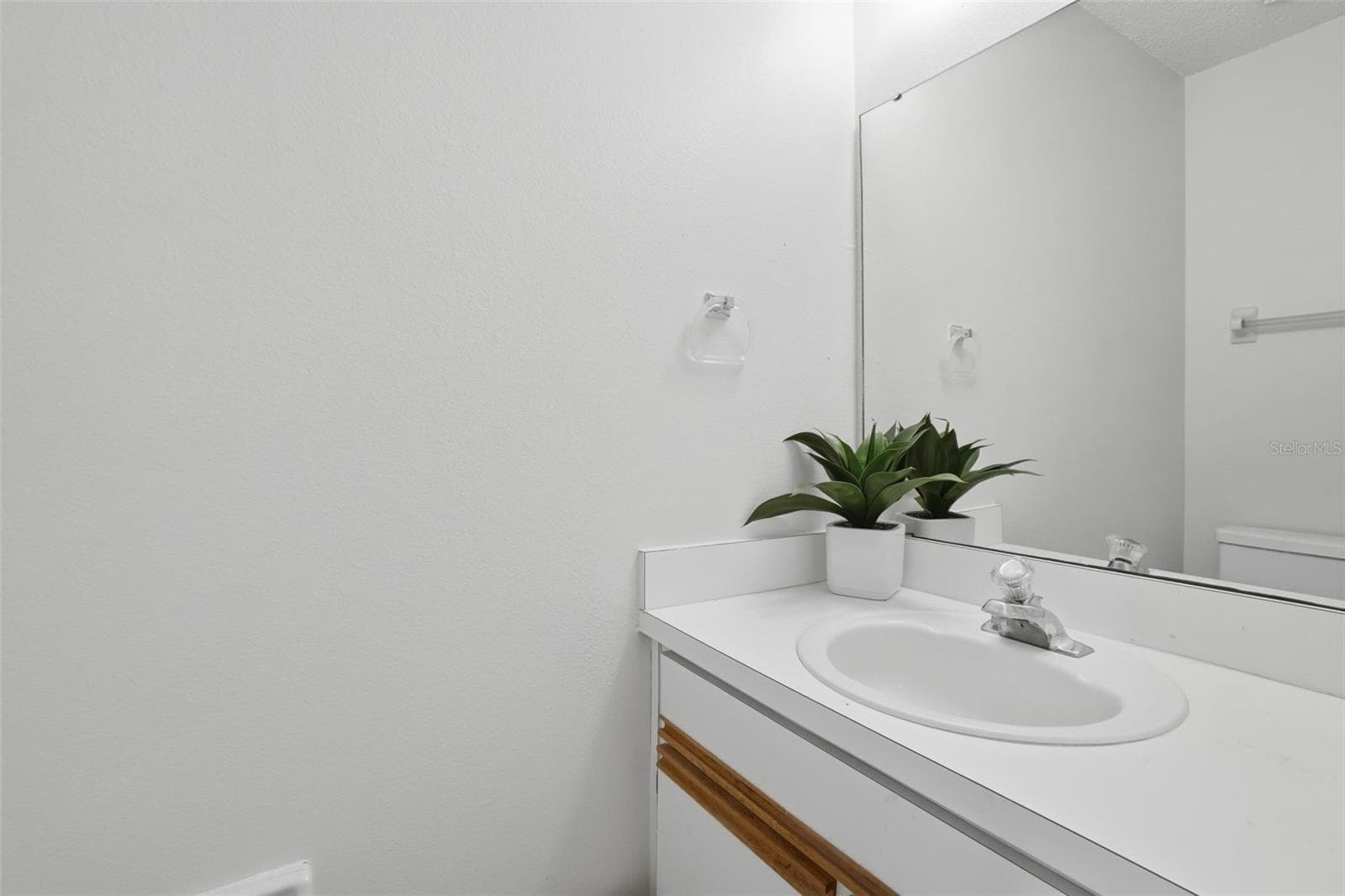 Townhouse at 2025 WATERLEAF ST, ORLANDO, photo 15 of 43