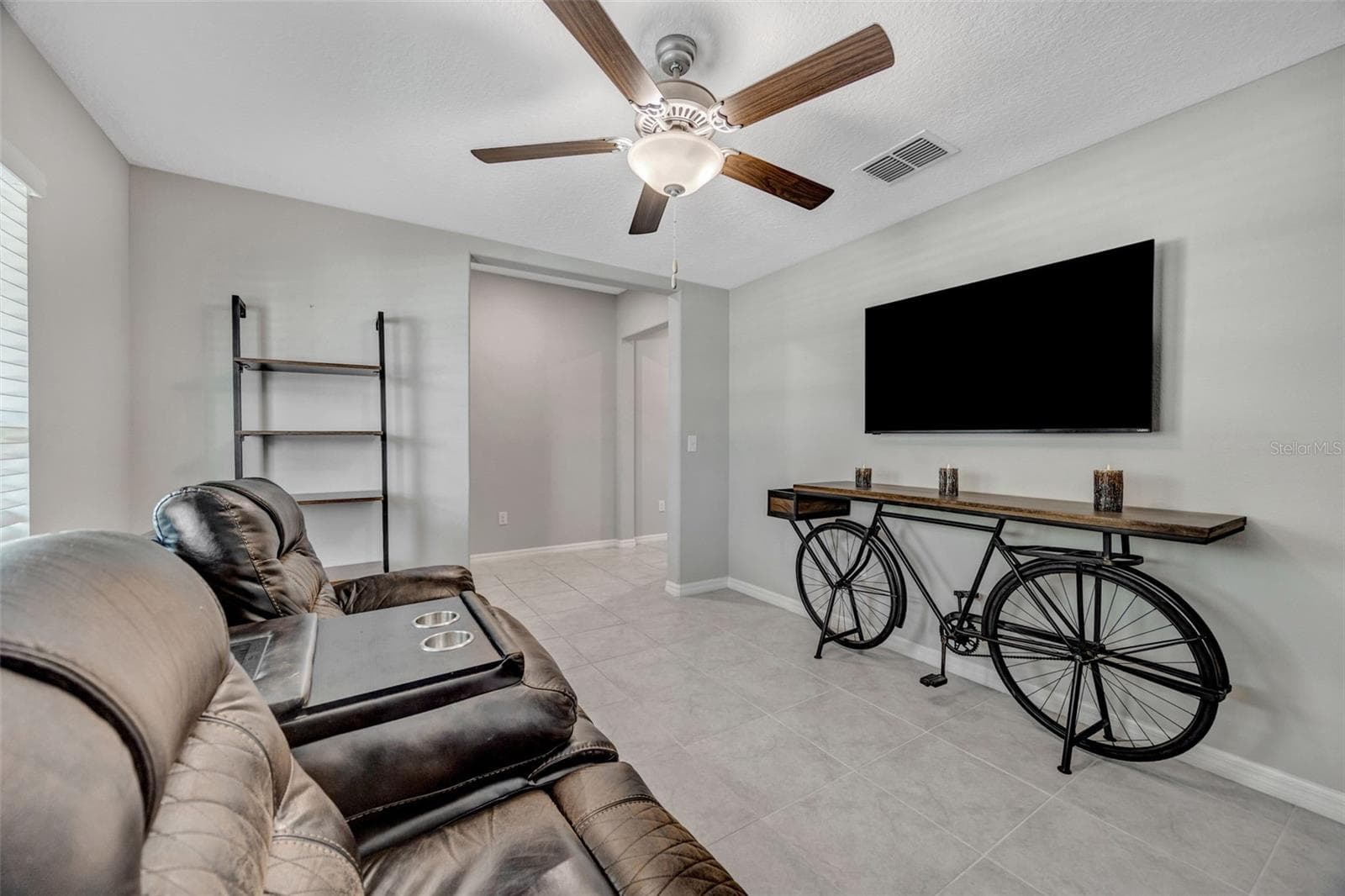 Single Family Residence at 138 RAIN BERRY AVE, RUSKIN, photo 9 of 58