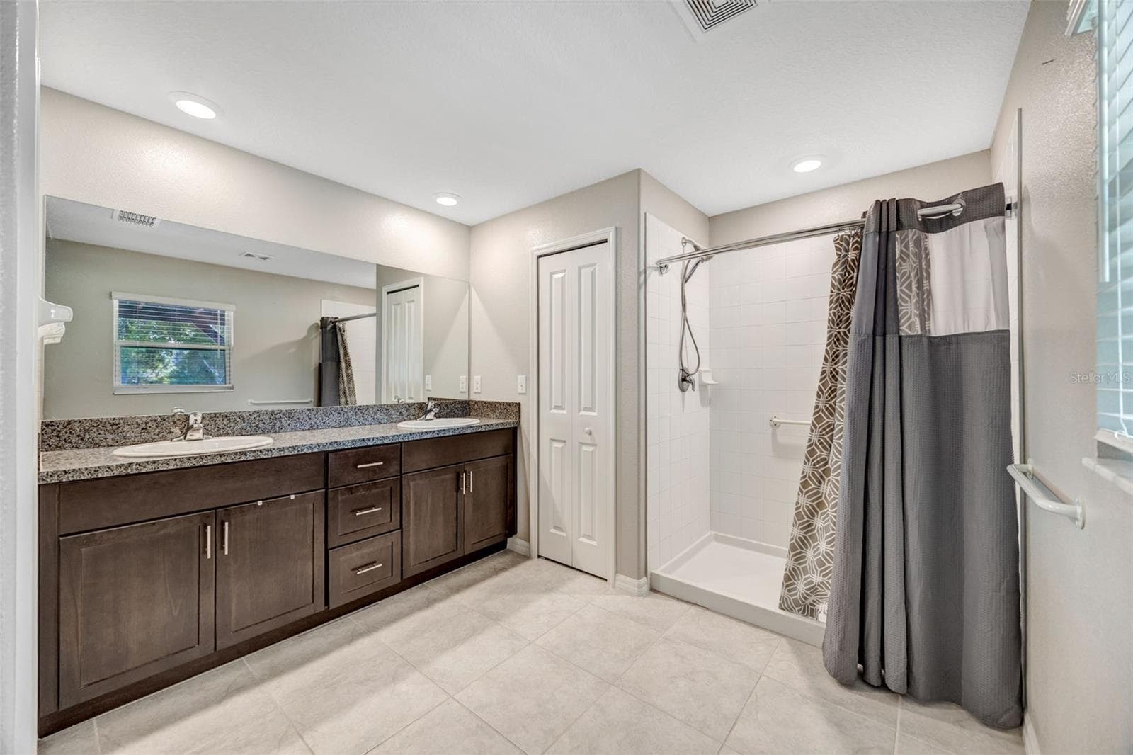 Single Family Residence at 138 RAIN BERRY AVE, RUSKIN, photo 28 of 58
