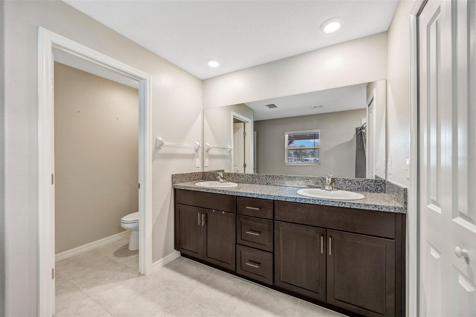 Single Family Residence at 138 RAIN BERRY AVE, RUSKIN, photo 30 of 58