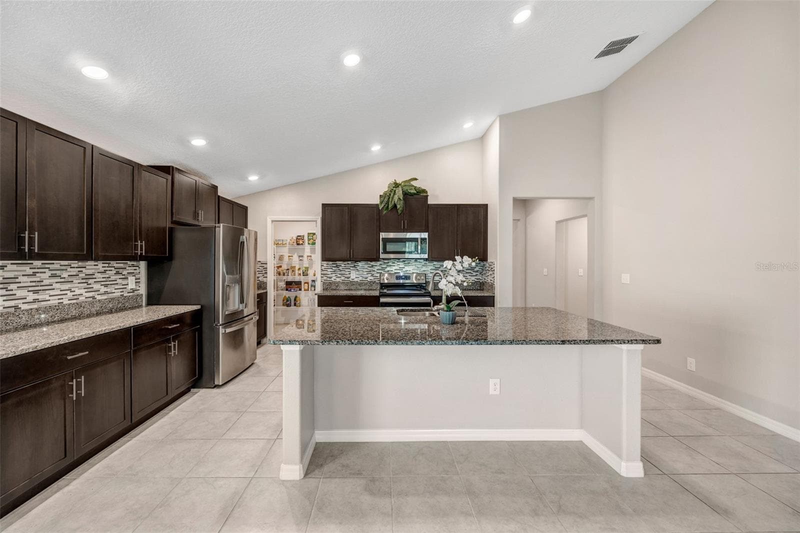 Single Family Residence at 138 RAIN BERRY AVE, RUSKIN, photo 39 of 58