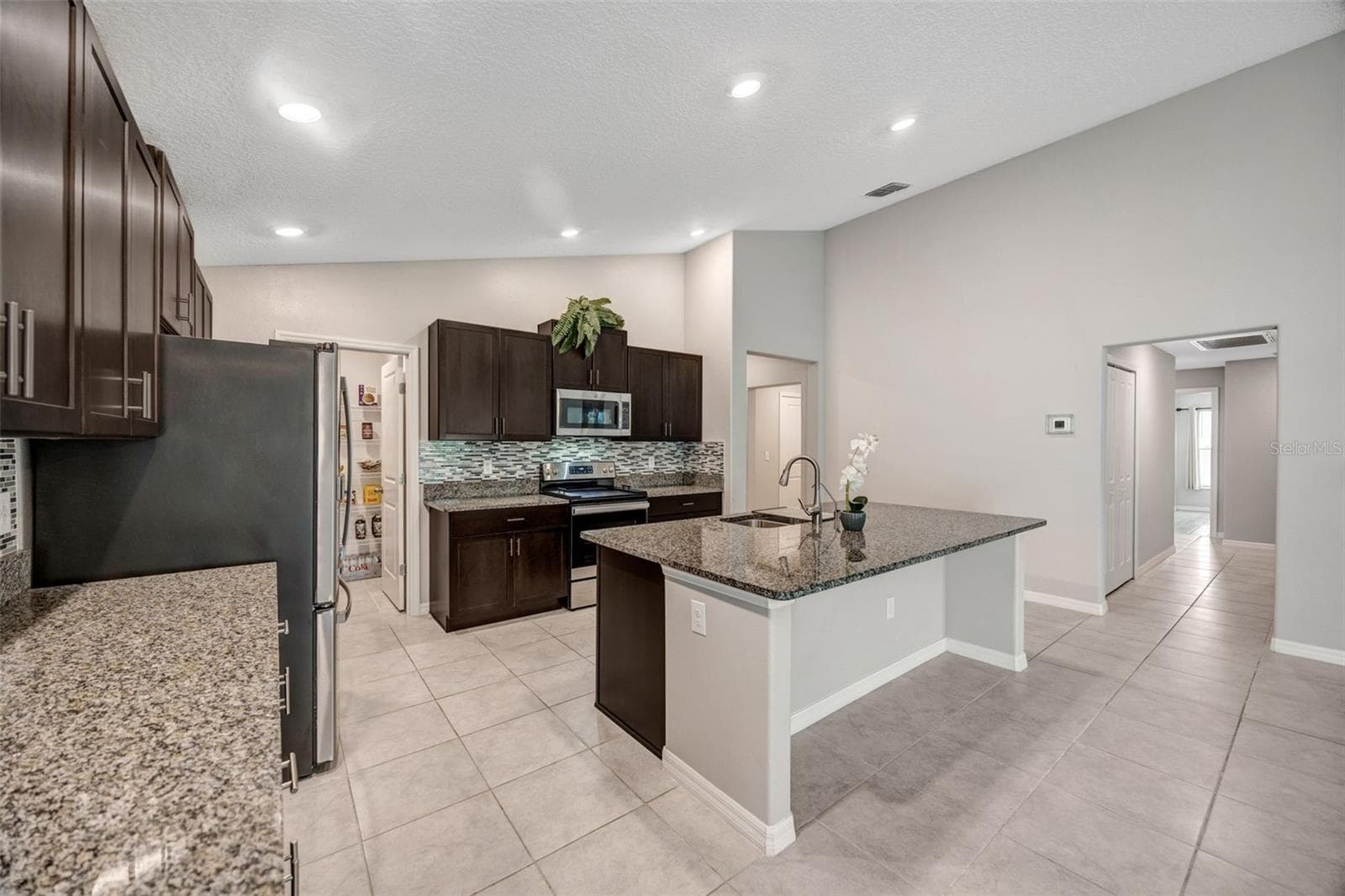 Single Family Residence at 138 RAIN BERRY AVE, RUSKIN, photo 40 of 58