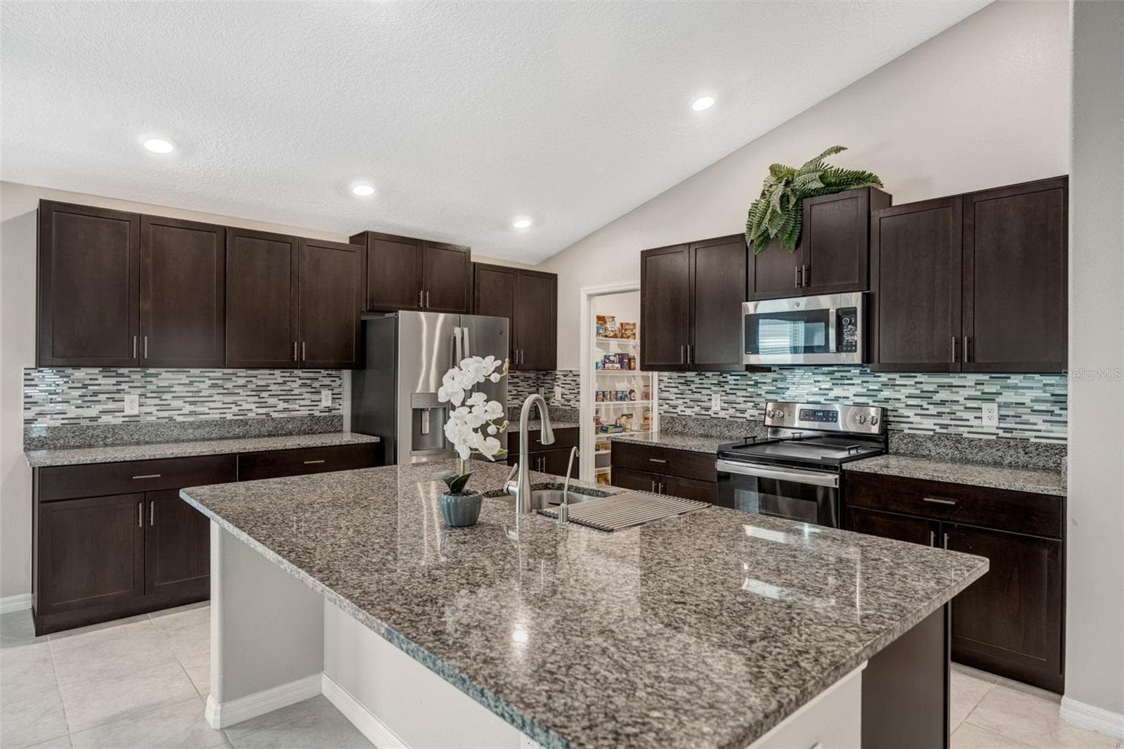 Single Family Residence at 138 RAIN BERRY AVE, RUSKIN, photo 41 of 58