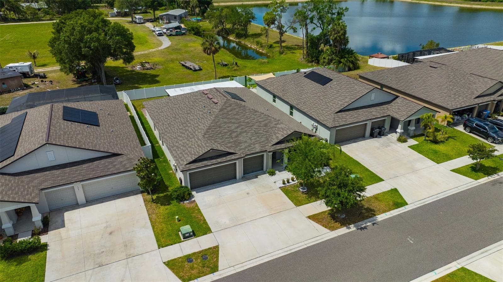 Single Family Residence at 138 RAIN BERRY AVE, RUSKIN, photo 54 of 58