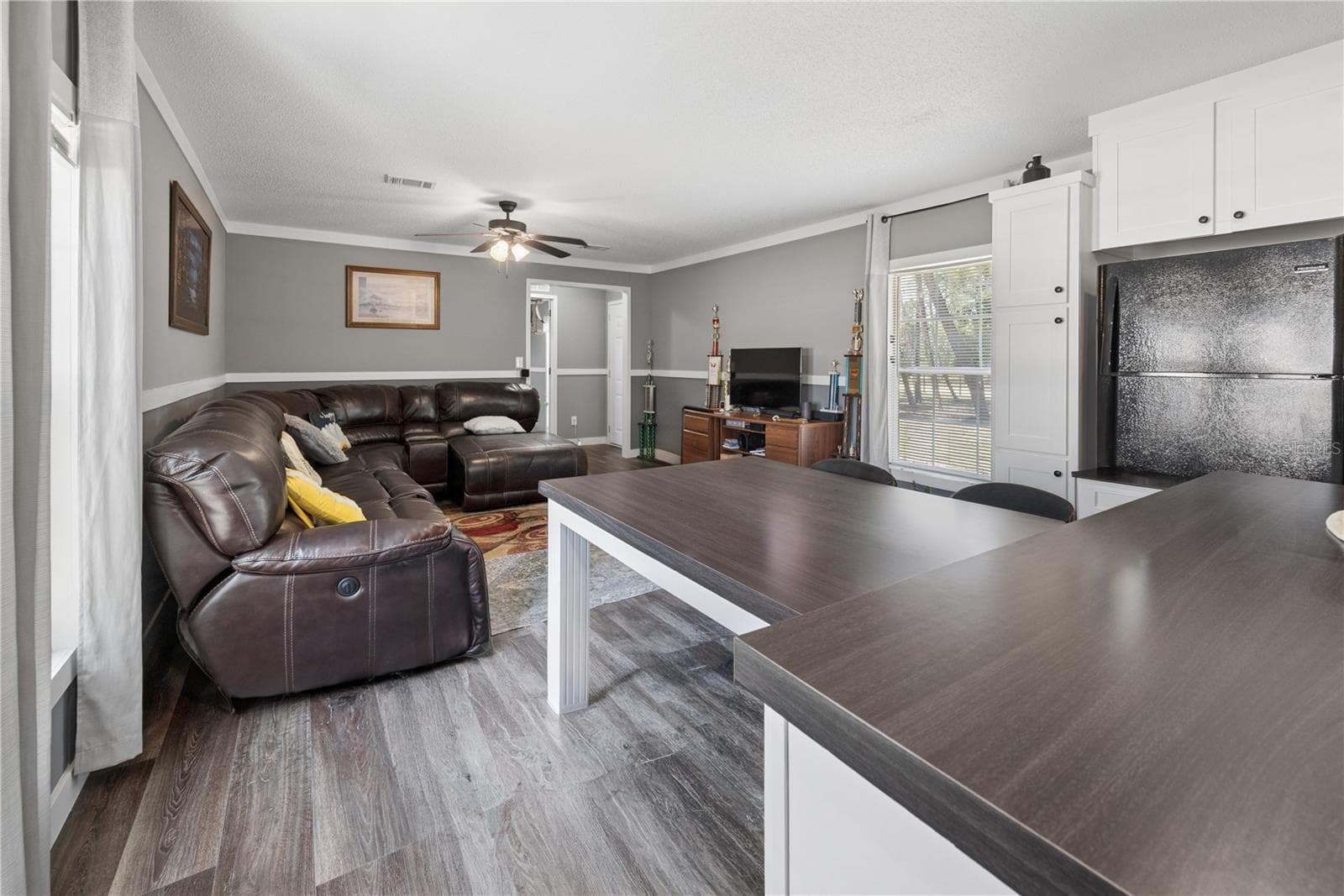 Manufactured Home at 191 NE 136TH CT, WILLISTON, photo 11 of 33