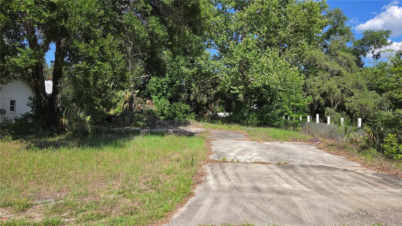 1195 N HAGGERTY PT