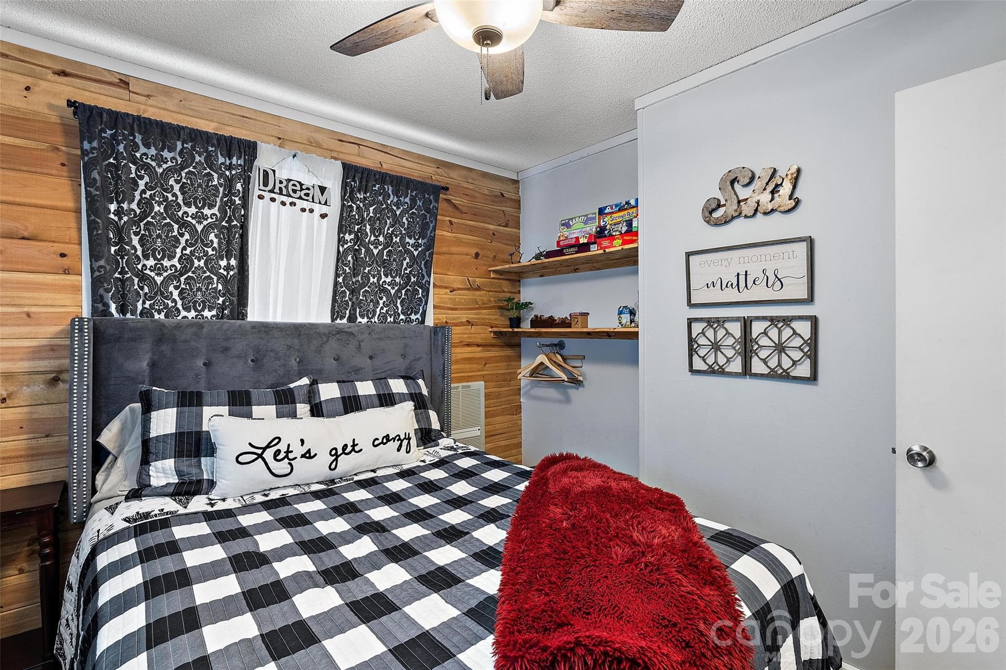 Queen Size Bed - Beech Mountain